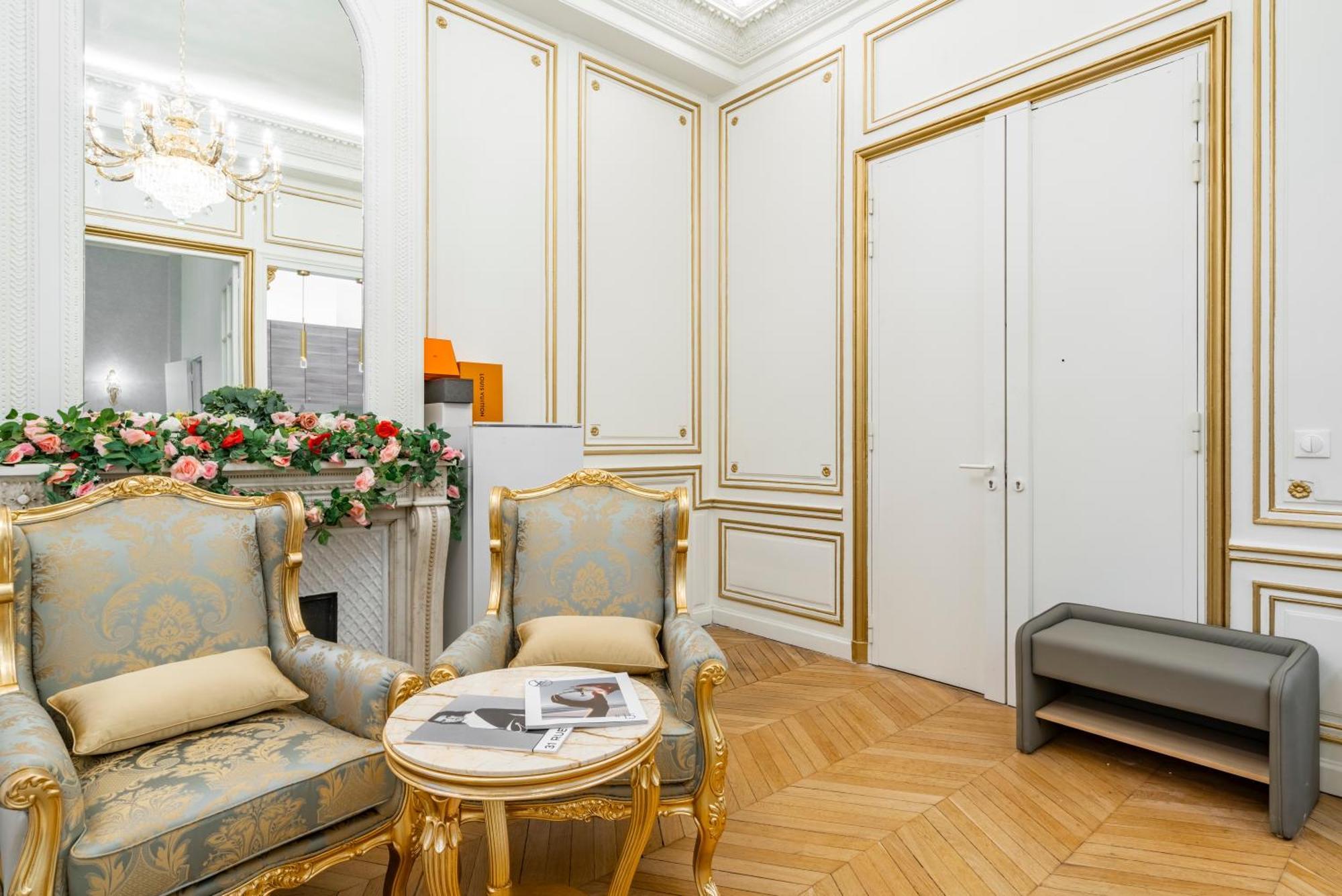 Apartment Paix Paris