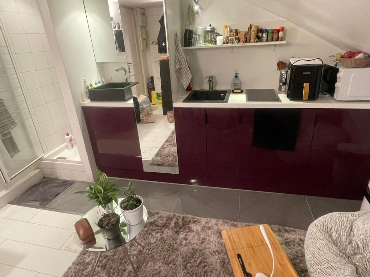 Fully Equipped Studette, 14ieme