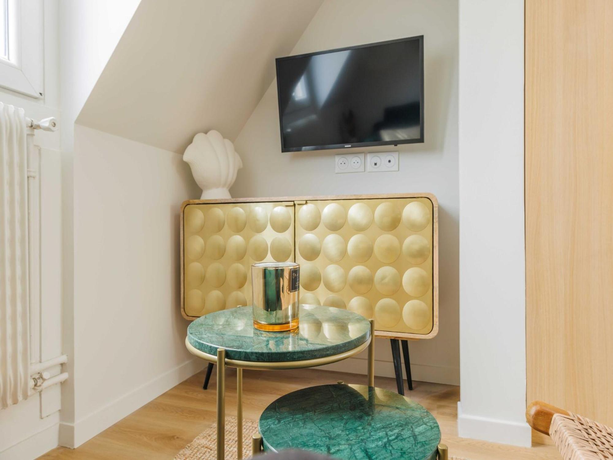Superb 2bdr 6p Porte De Champerret Apartment Paris