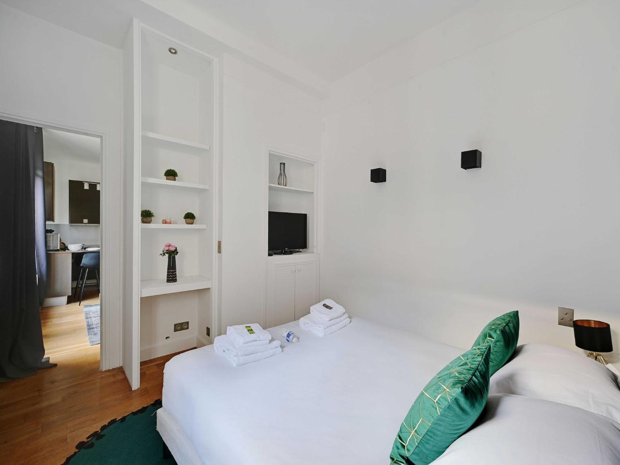 Apartamento And Quiet 1bdr 8th - Bail Mobilite Paris