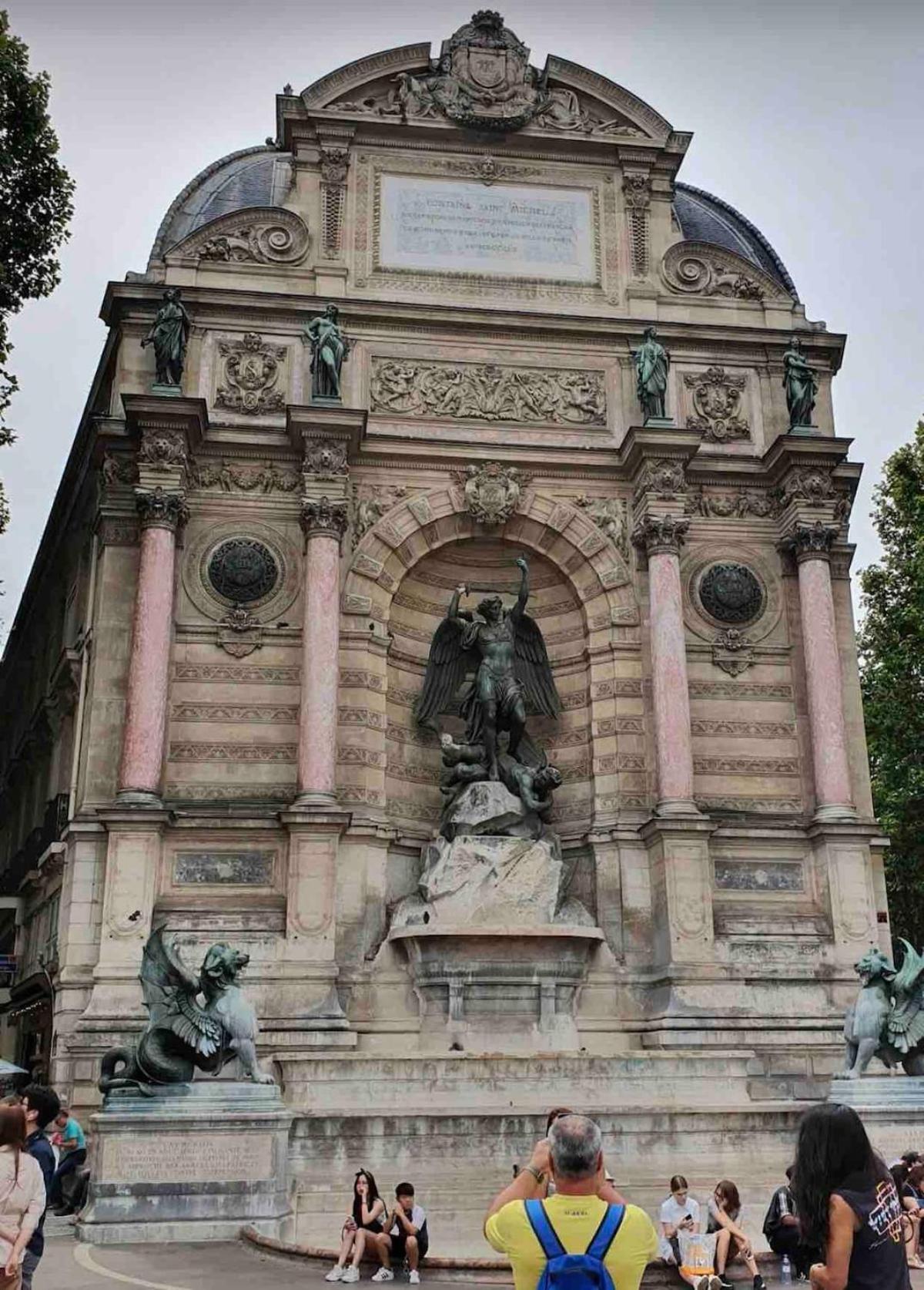 Haussmannien Saint Michel Notre Dame Paris
