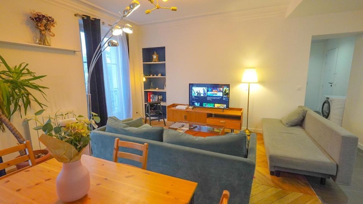 06 Grand Flat Moulin Rouge Apartment
