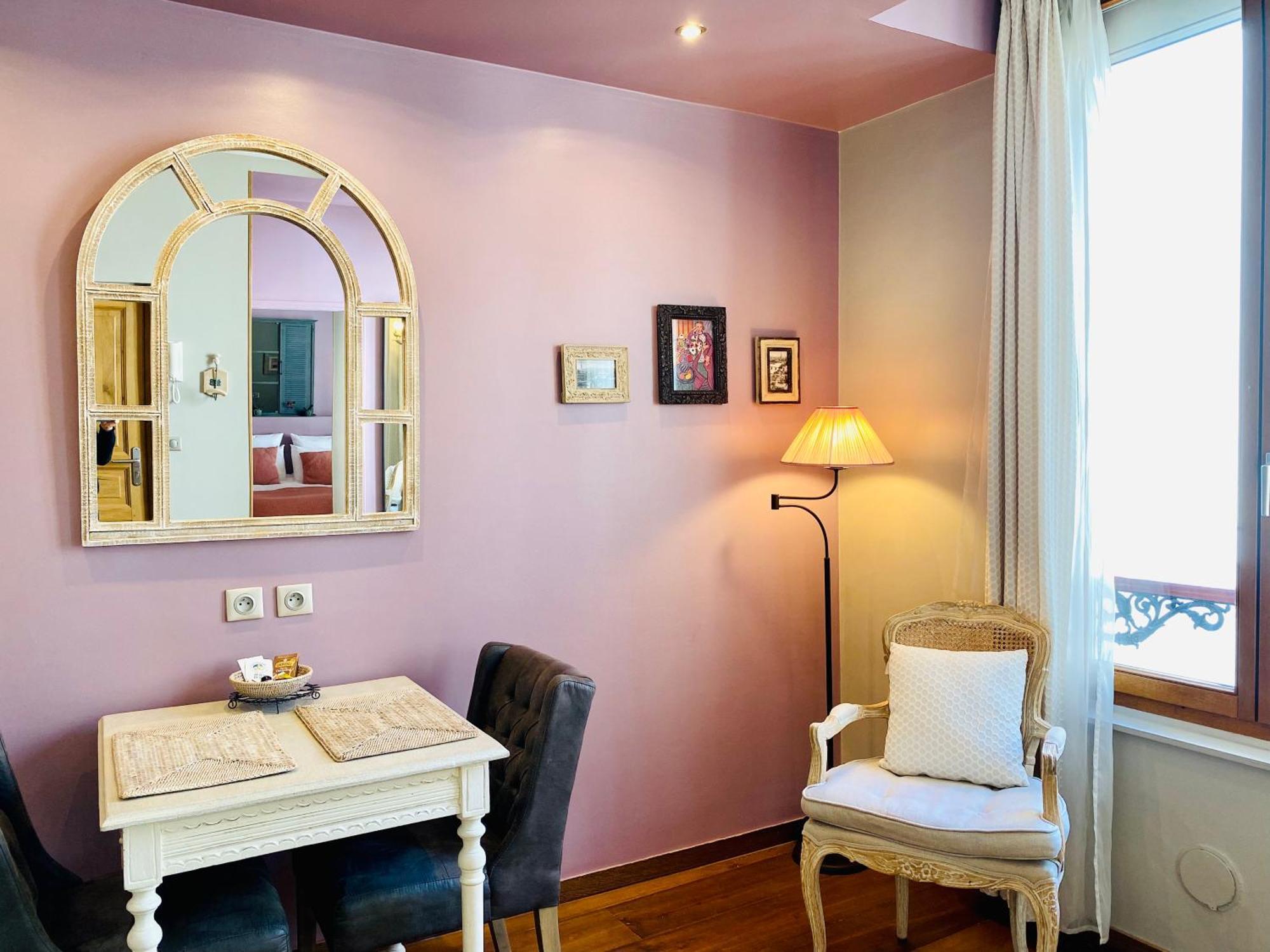 Camparis - - D'hotes Couette-café Paris