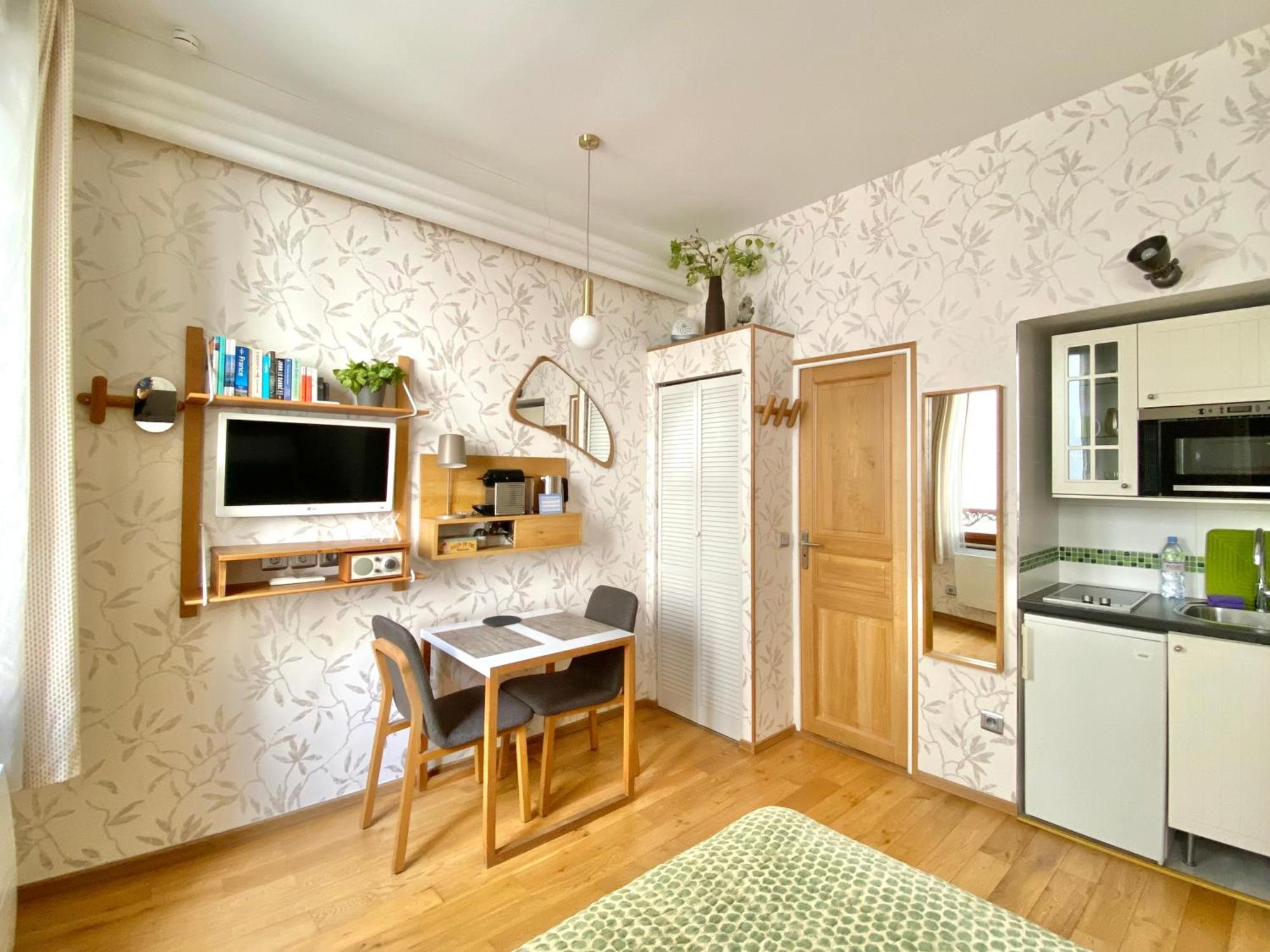 Camparis - - D'hotes Couette-café