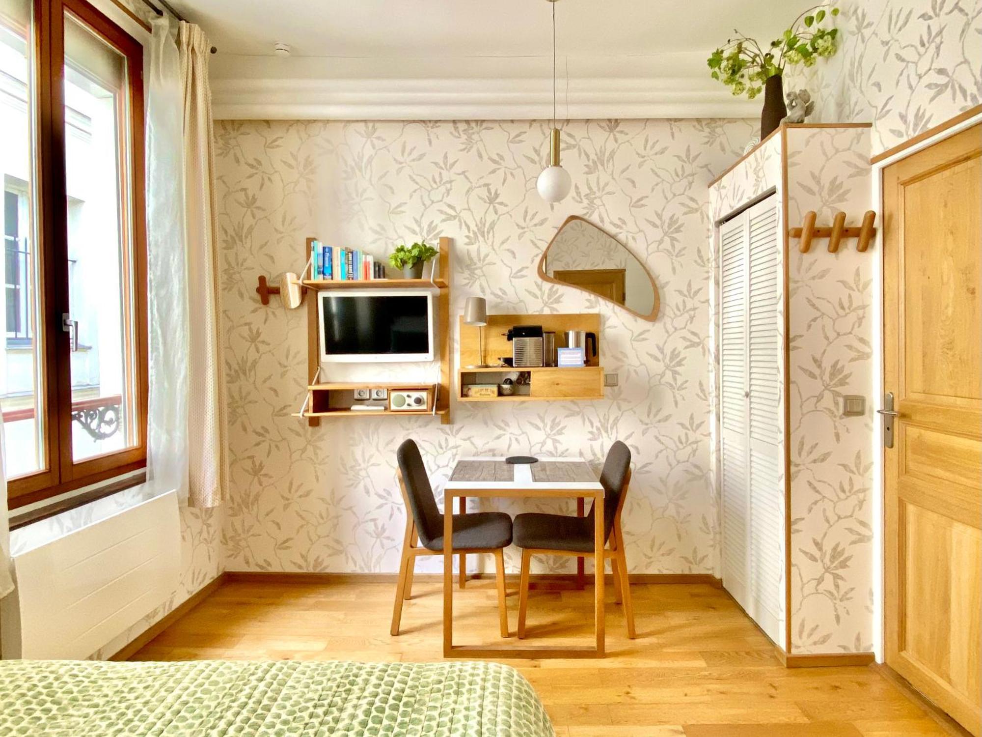 Camparis - - D'hotes Couette-café *