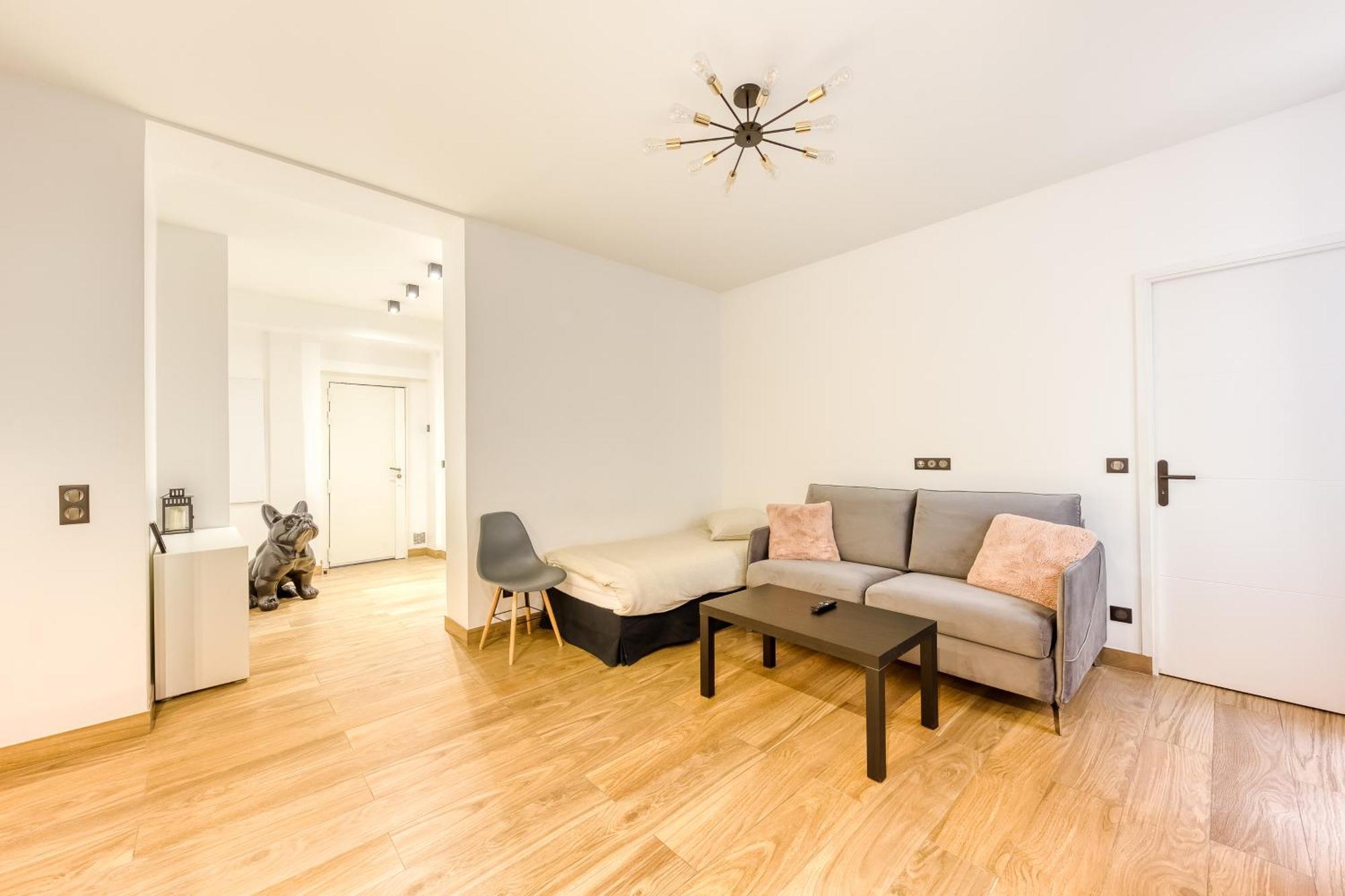 Apartment Le Charme De Montmartre - Patio Prive-sacre-coeur - Parking Gratuit - Metro Anvers *