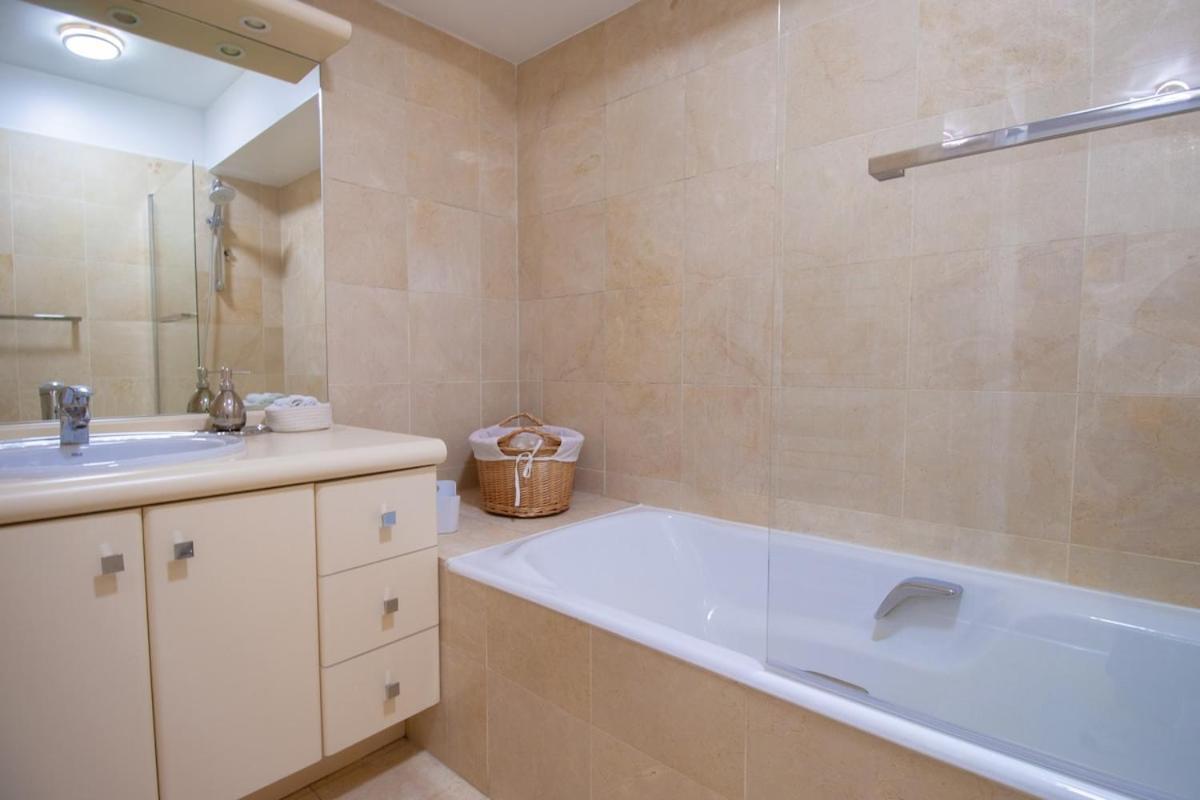 Stylish Escape In The Vibrant 11th Arrondissement Paris
