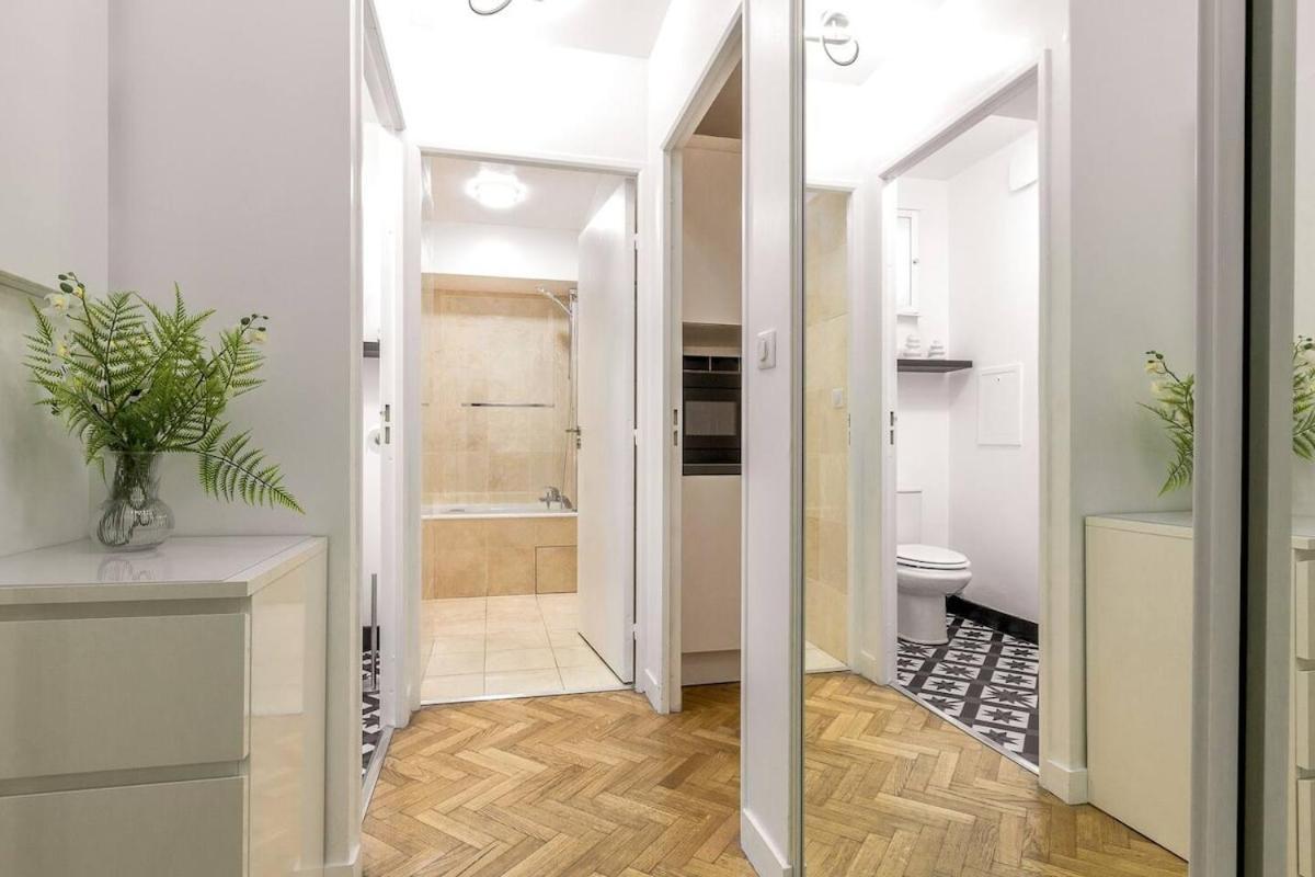 Apartment Stylish Escape In The Vibrant 11th Arrondissement