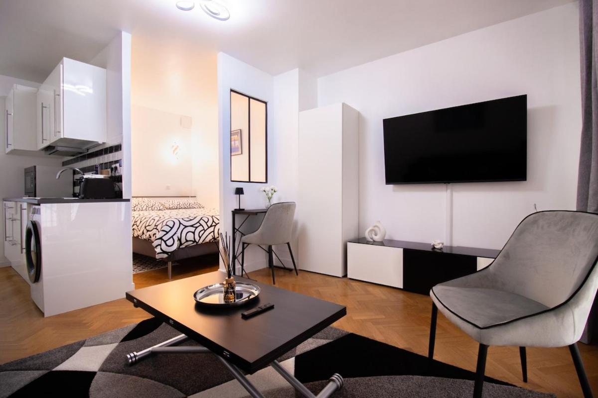 Stylish Escape In The Vibrant 11th Arrondissement Apartment Paris