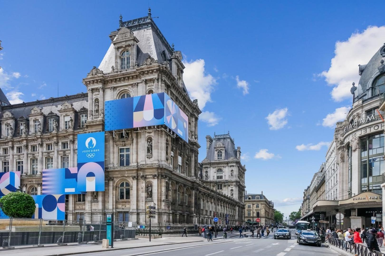 Bnbnook - Luxury 4br 2ba - De & Louvre Apartment *