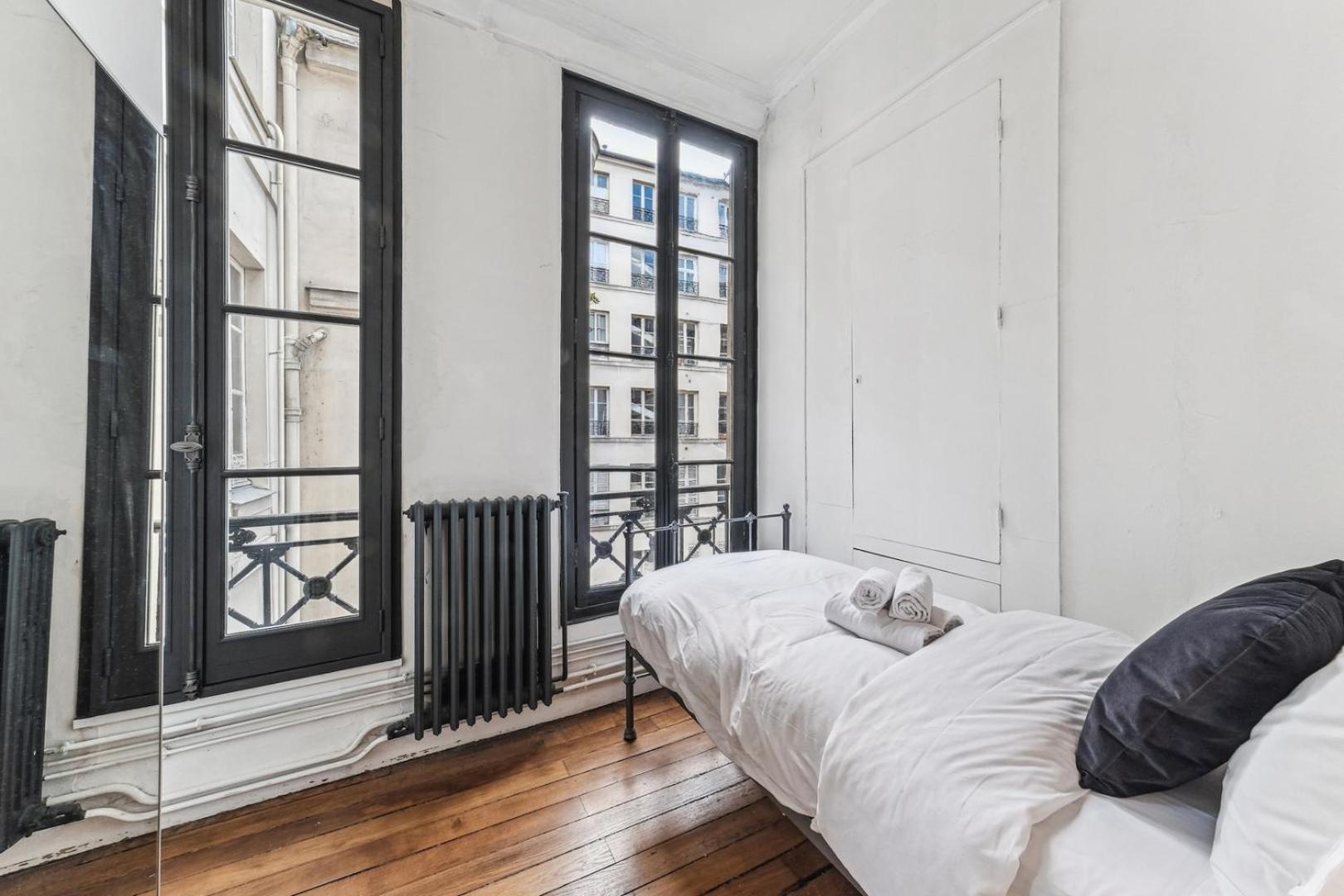 Bnbnook - Luxury 4br 2ba - De & Louvre Apartment Paris