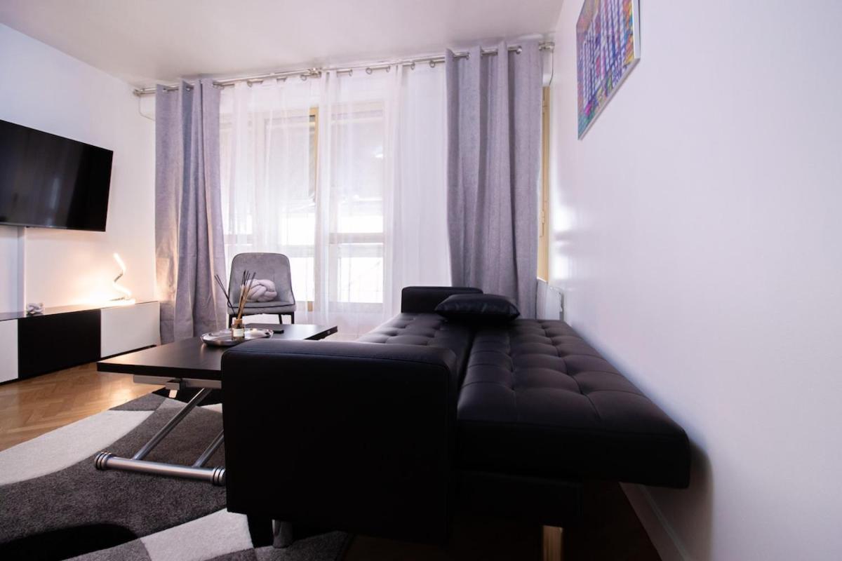 Stylish Escape In The Vibrant 11th Arrondissement Apartment Paris