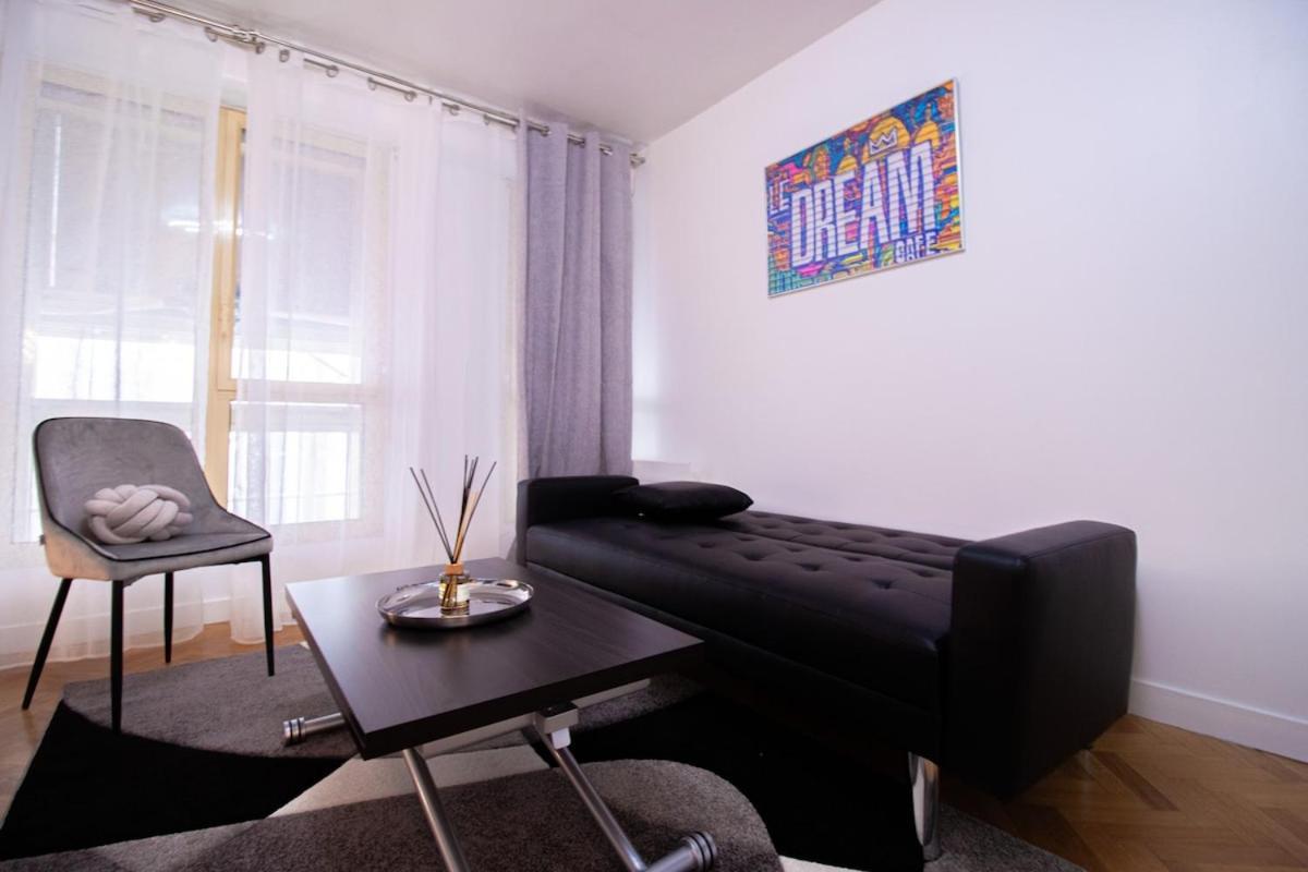 Stylish Escape In The Vibrant 11th Arrondissement Apartment