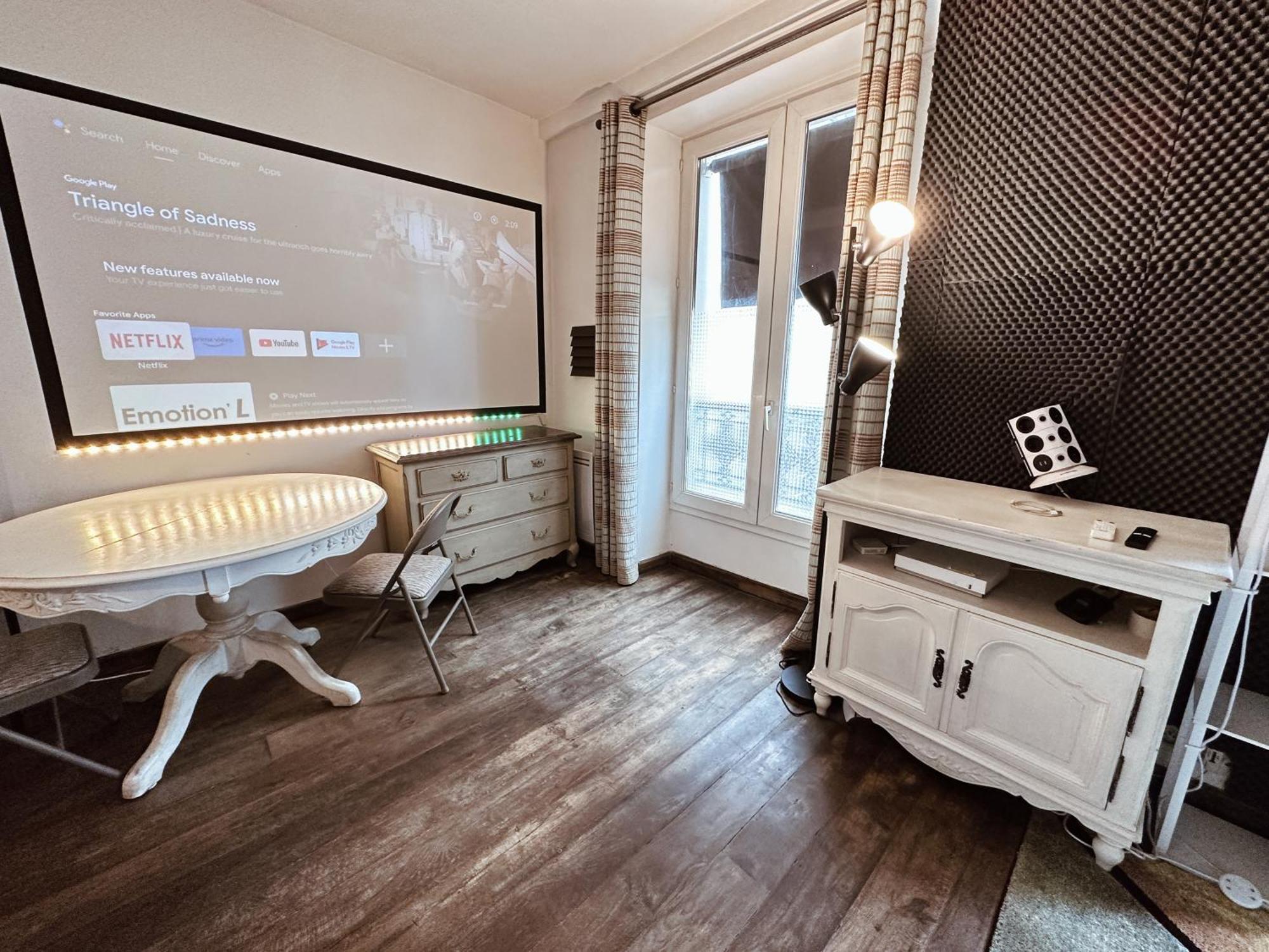 05 Grand Near Chatelet * Paris