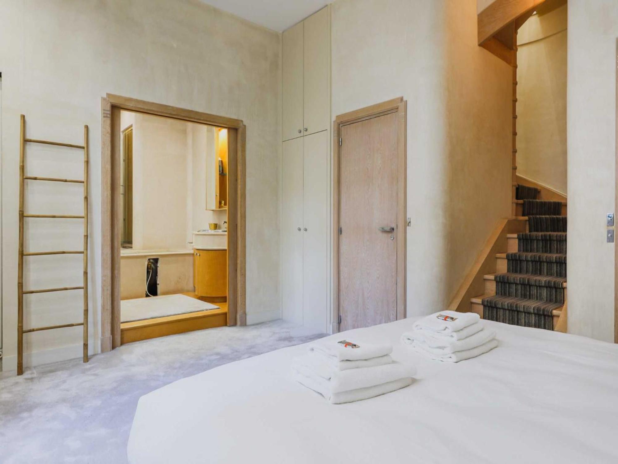 Apartment Peaceful Flat - 2bd 9p - Passy Tour Eiffel Paris
