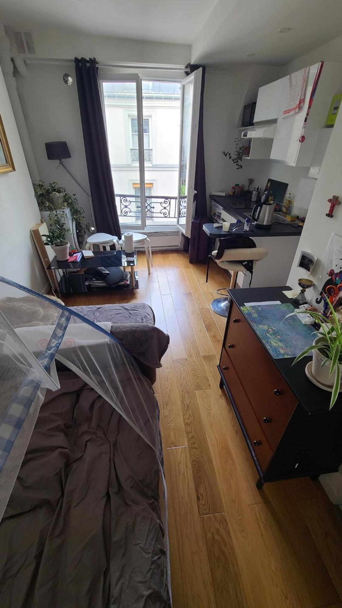 With Confortable Bed Apartment *