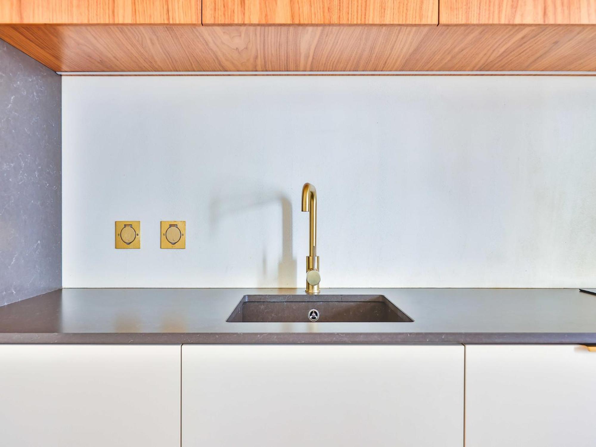 Beautiful Modern 3 Bdr 6p C Ur De