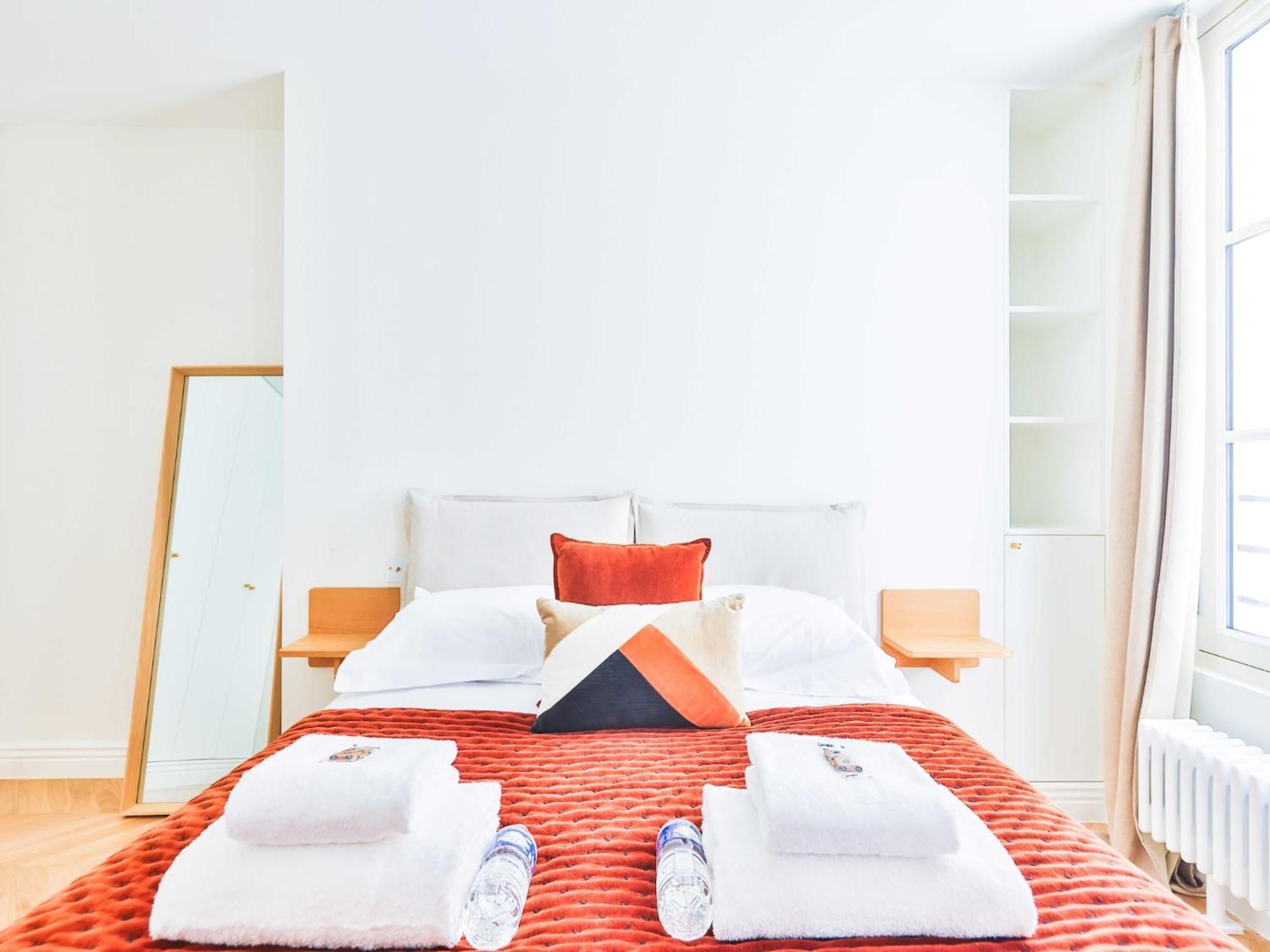 Beautiful Modern 3 Bdr 6p C Ur De *