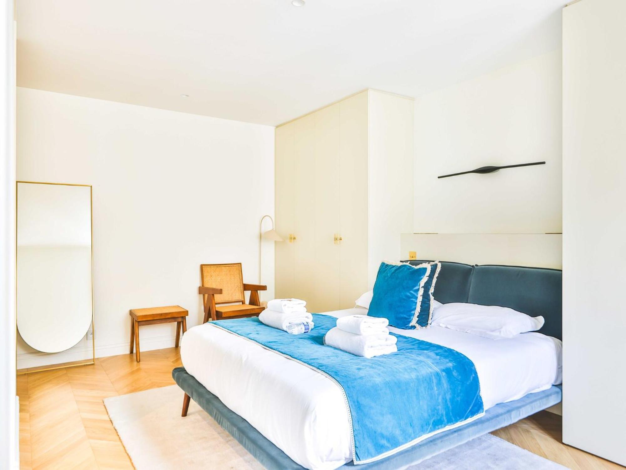 Beautiful Modern 3 Bdr 6p C Ur De Apartment Paris