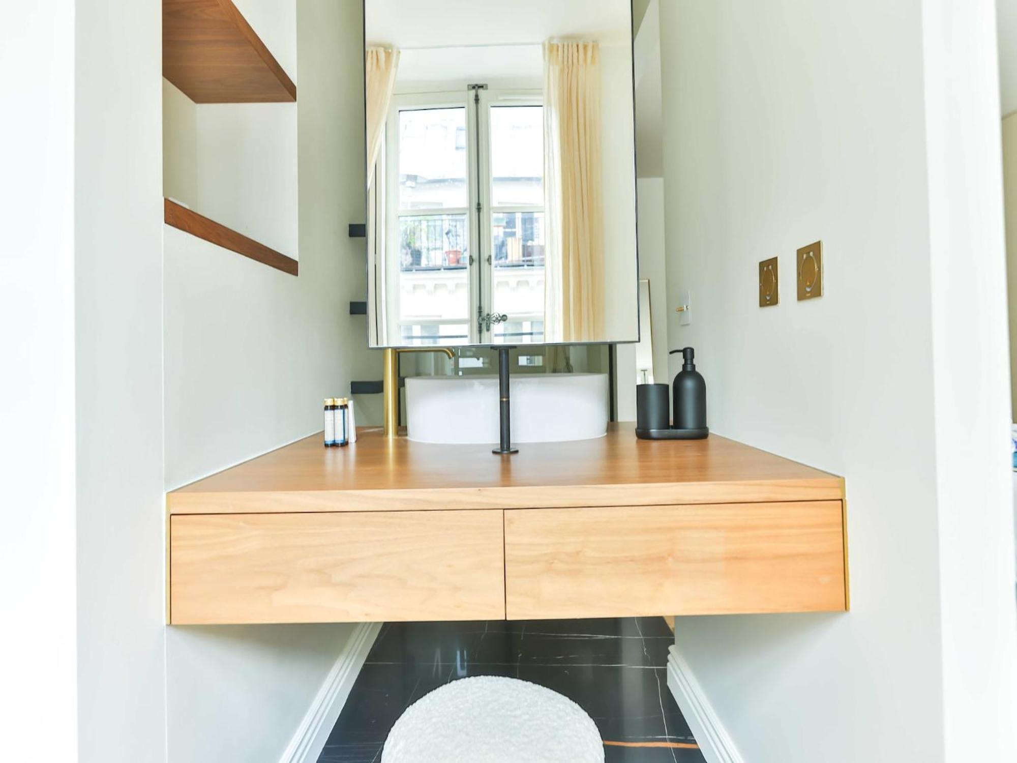 Beautiful Modern 3 Bdr 6p C Ur De Paris