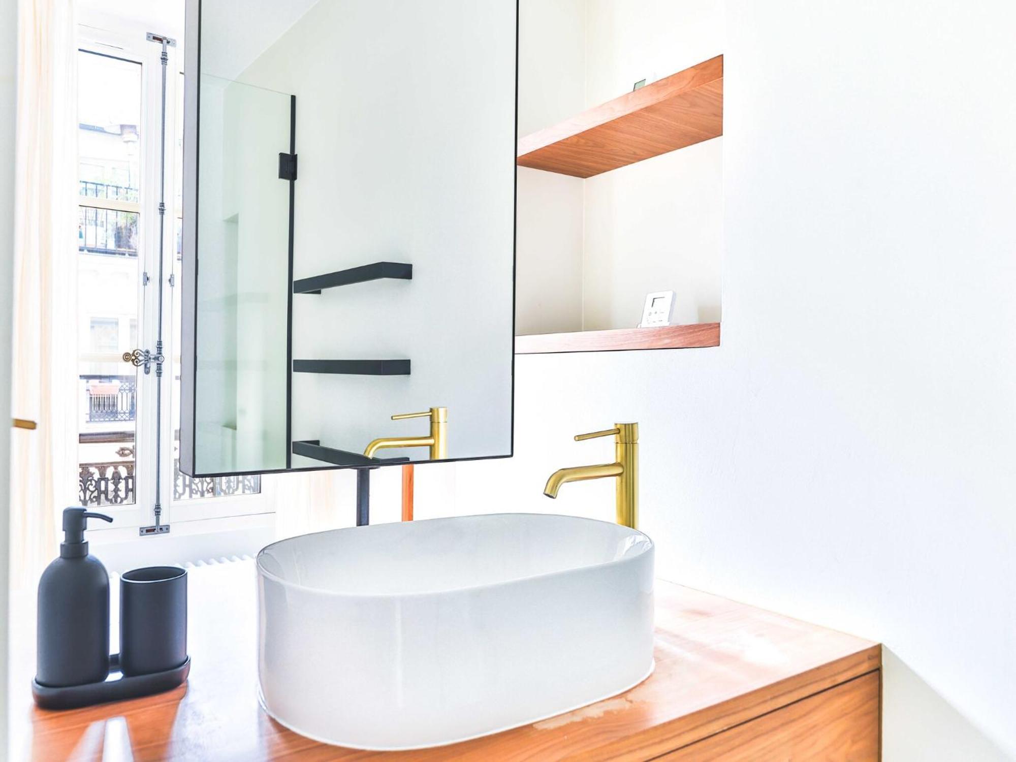 Beautiful Modern 3 Bdr 6p C Ur De Apartment *