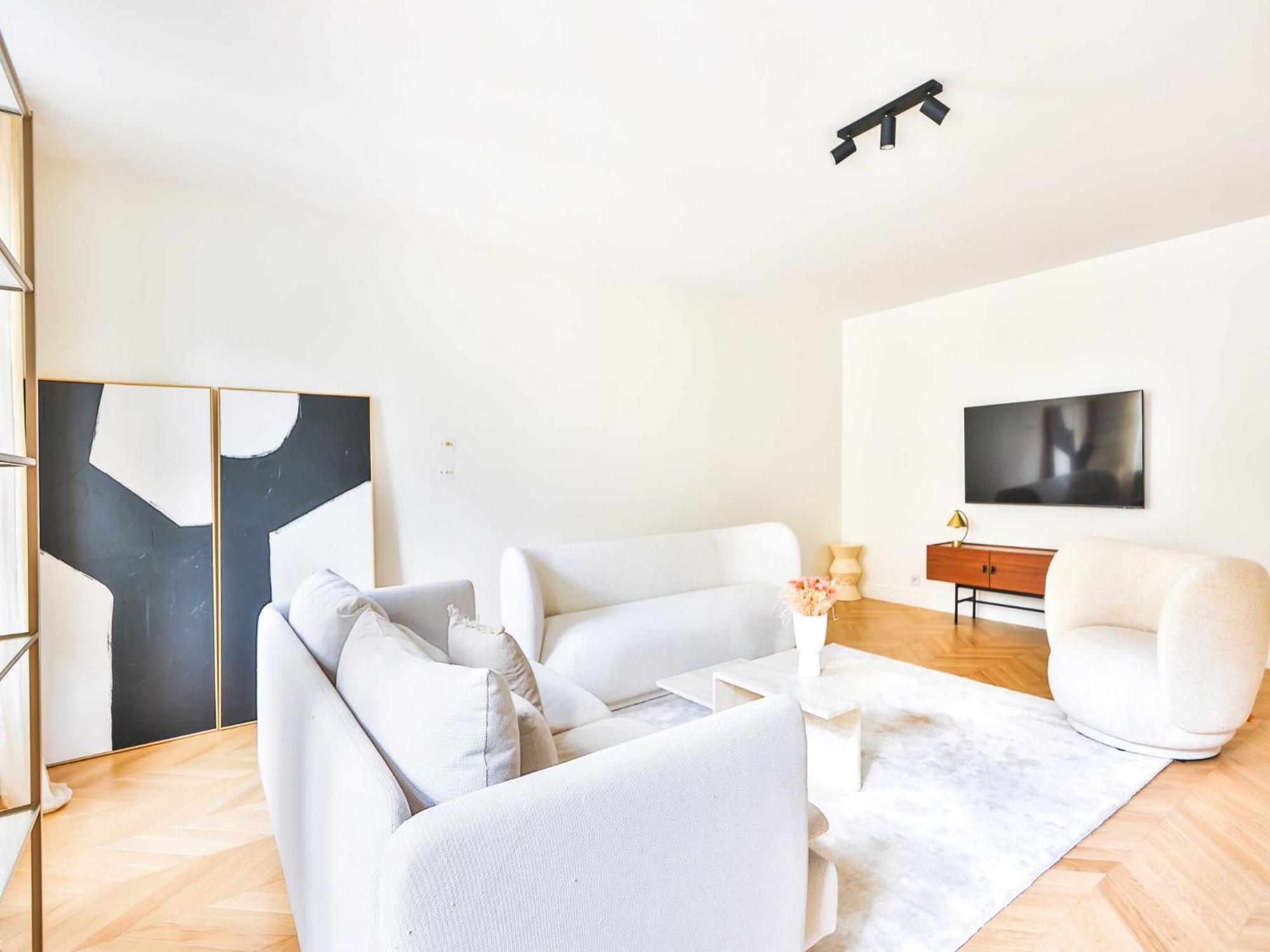 Apartment Beautiful Modern 3 Bdr 6p C Ur De Paris
