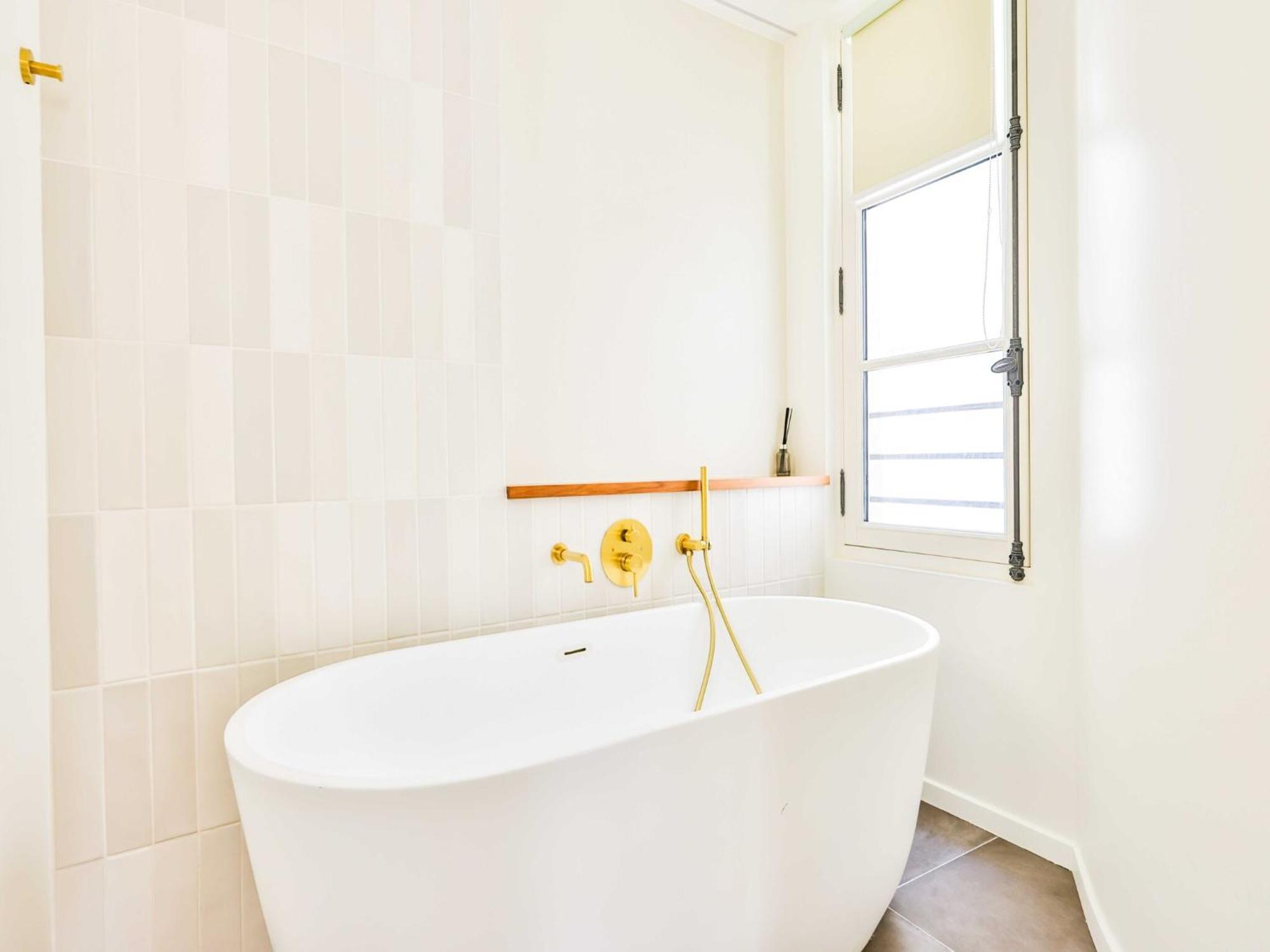 Beautiful Modern 3 Bdr 6p C Ur De