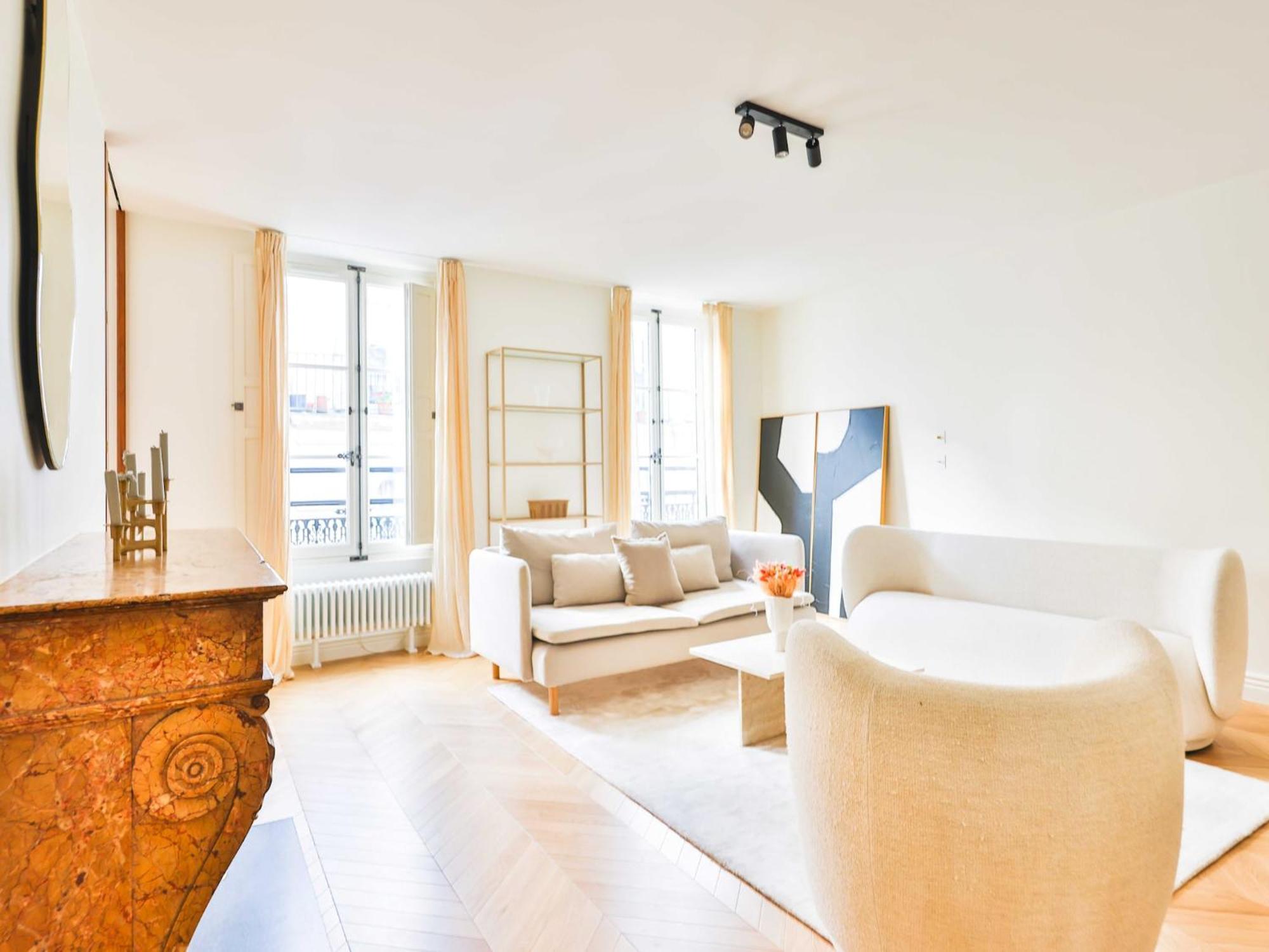 Beautiful Modern 3 Bdr 6p C Ur De Apartment