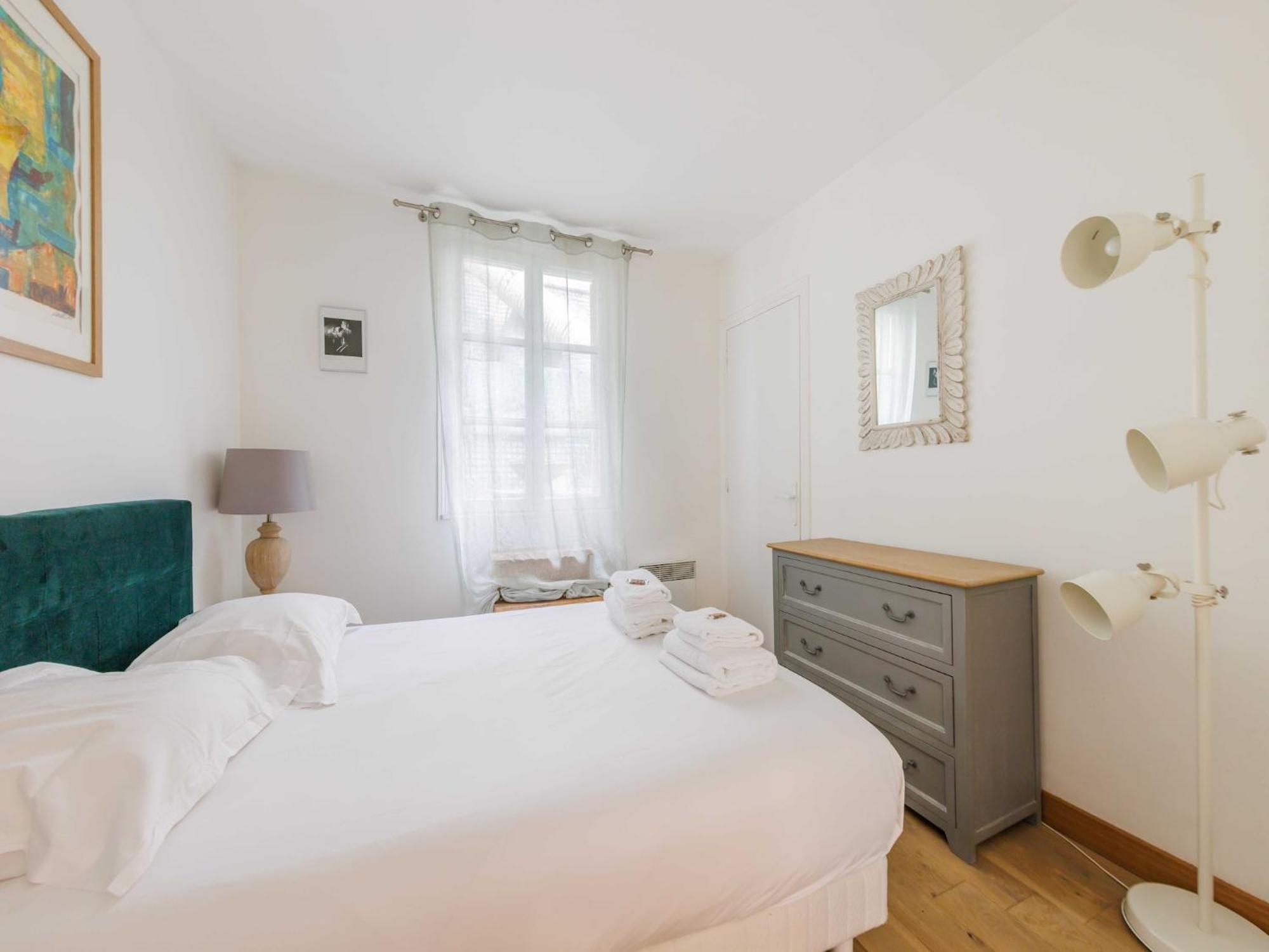 Charming Near Champ De Mars - Mobility Lease Apartment Paris