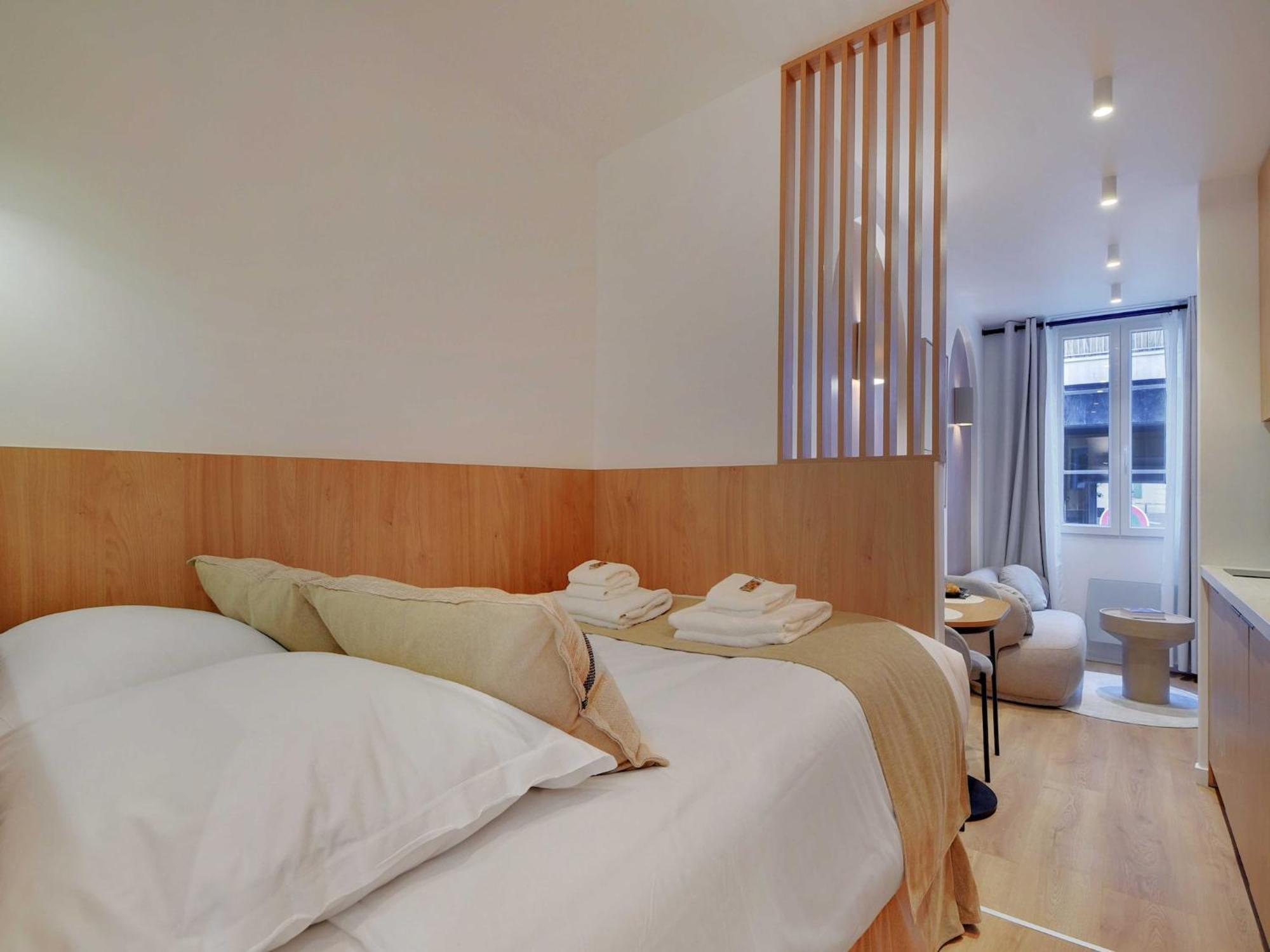 Charming - 16th District - Mobility Lease