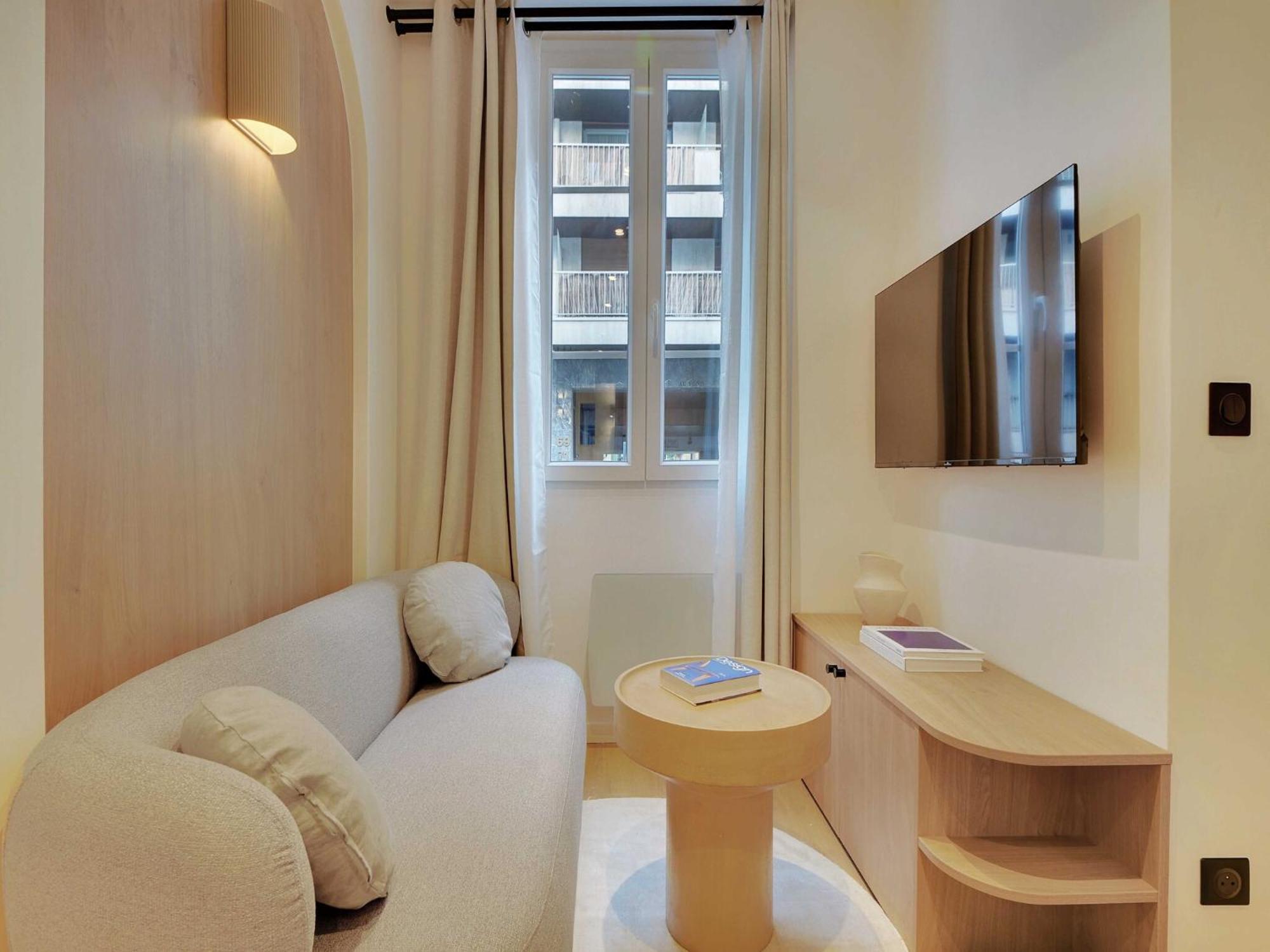 Apartment Charming - 16th District - Mobility Lease *