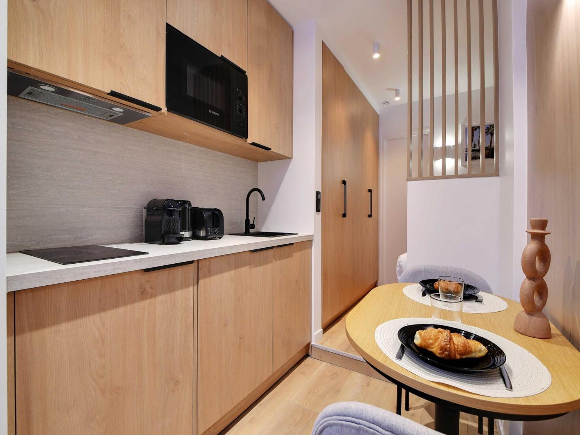 Charming - 16th District - Mobility Lease *