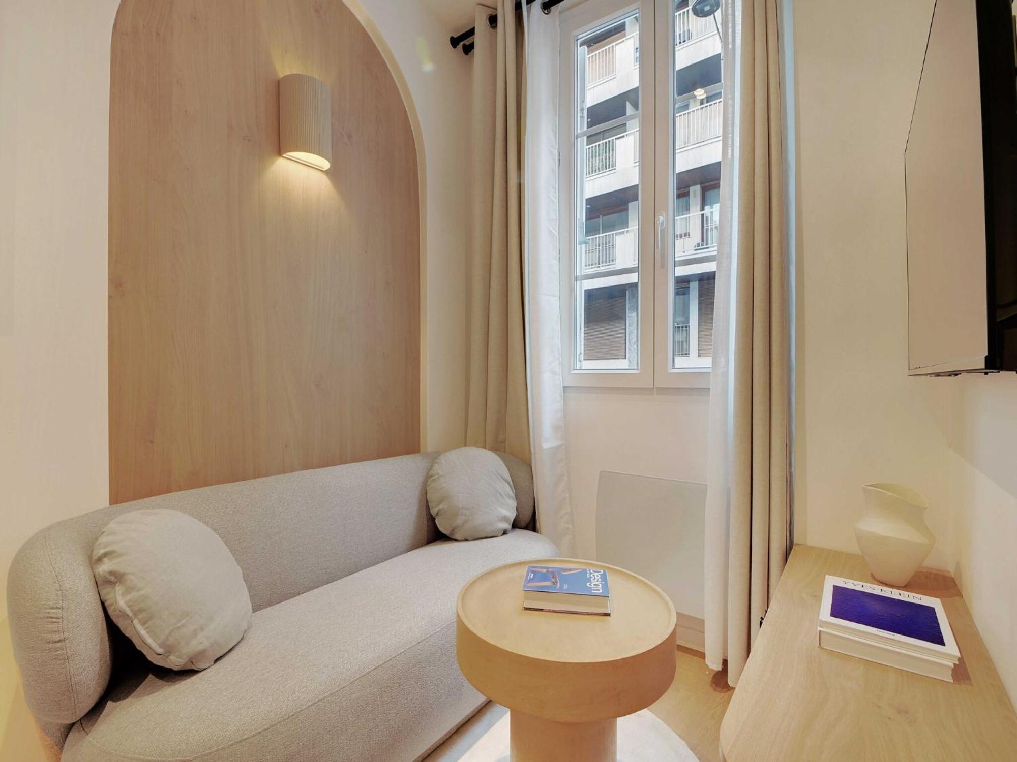 Charming - 16th District - Mobility Lease Apartment *