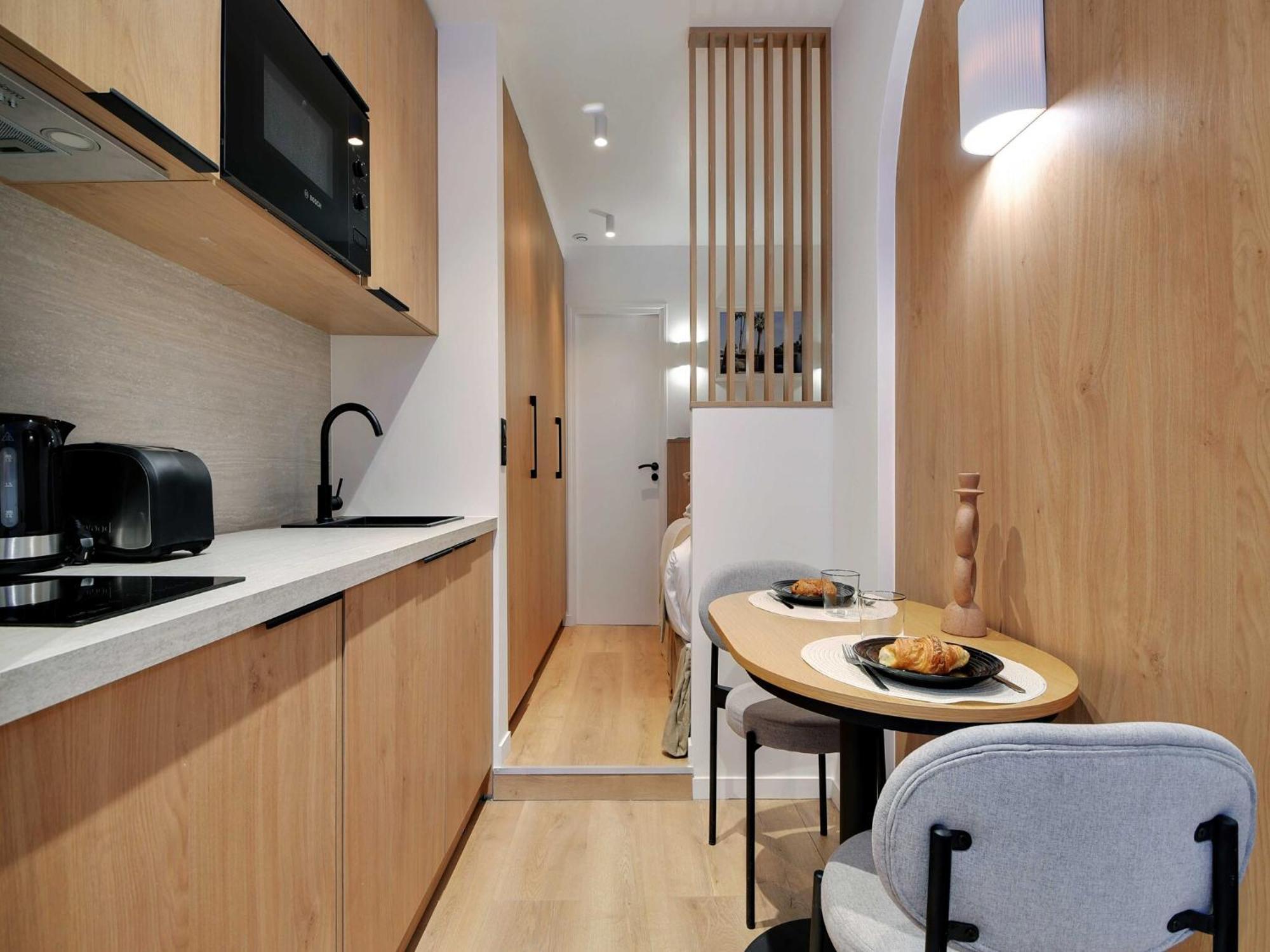 Charming - 16th District - Mobility Lease *
