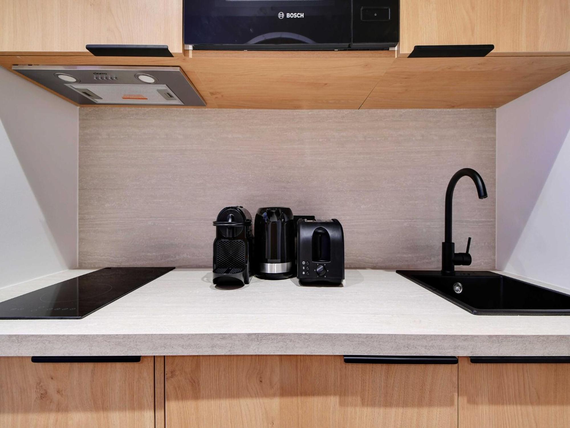Charming - 16th District - Mobility Lease Apartment