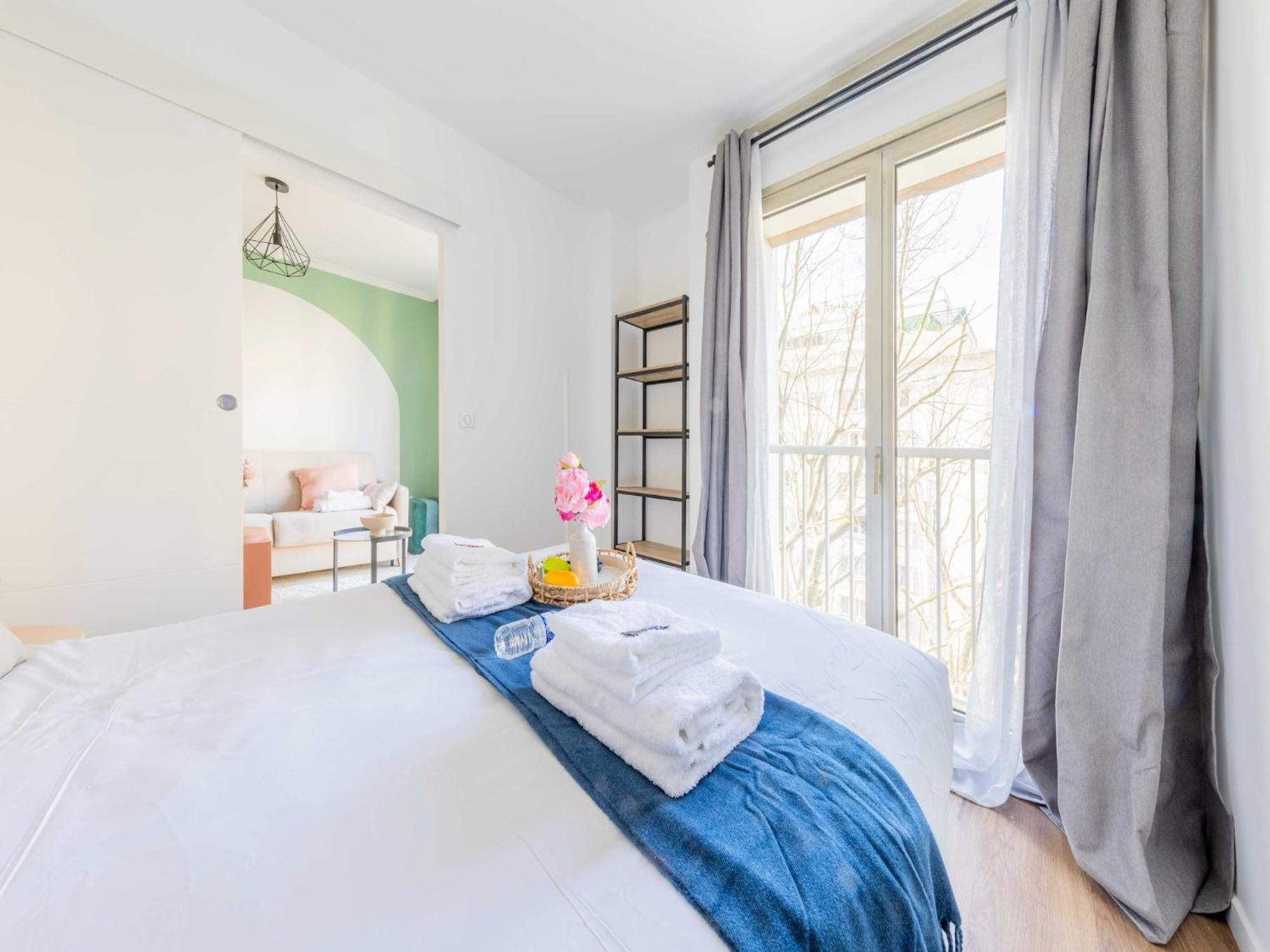 Apartment Chic Parisian 1-bedroom In Vibrant 10th Arr - Mobility Lease