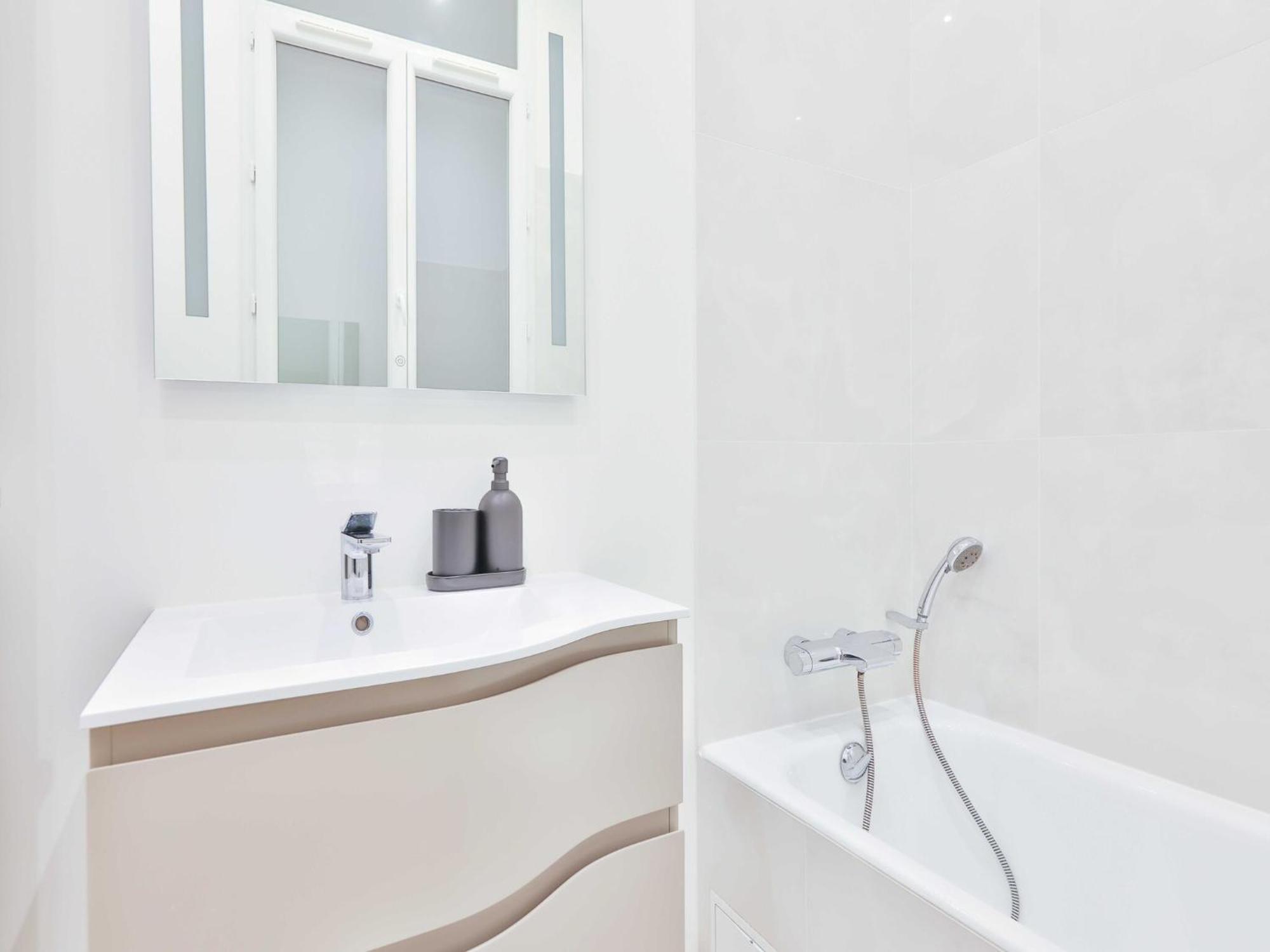 Apartment Exceptional Flat - Near Trocadero - Mobility Lease *