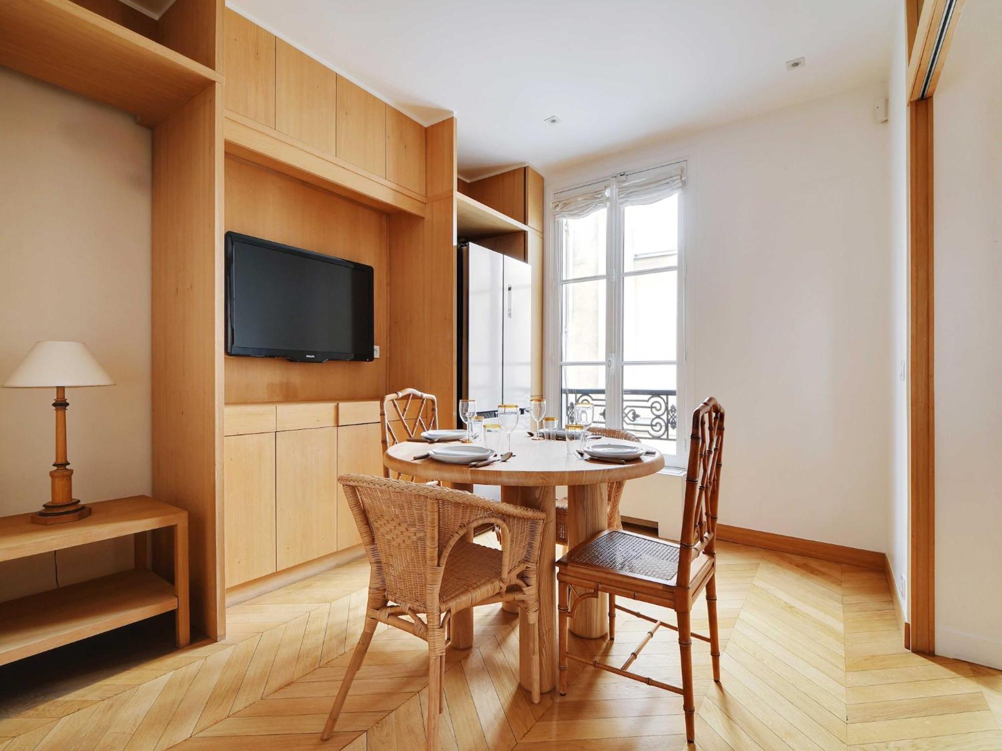 Charm And Modernity - 3bd-6p - Odeon Luxembourg *