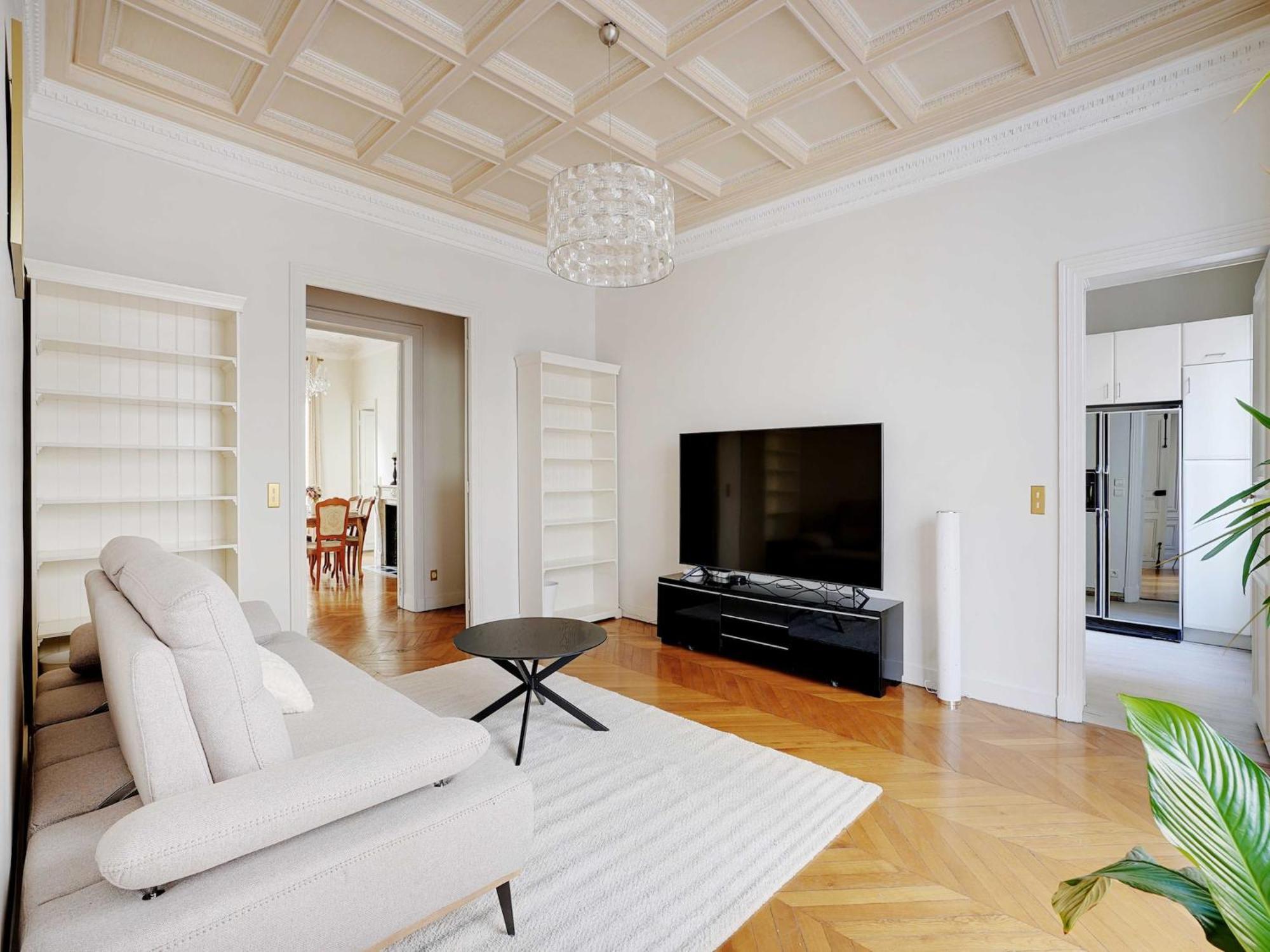 Splendid Spacious Apartment- Mobility Lease *