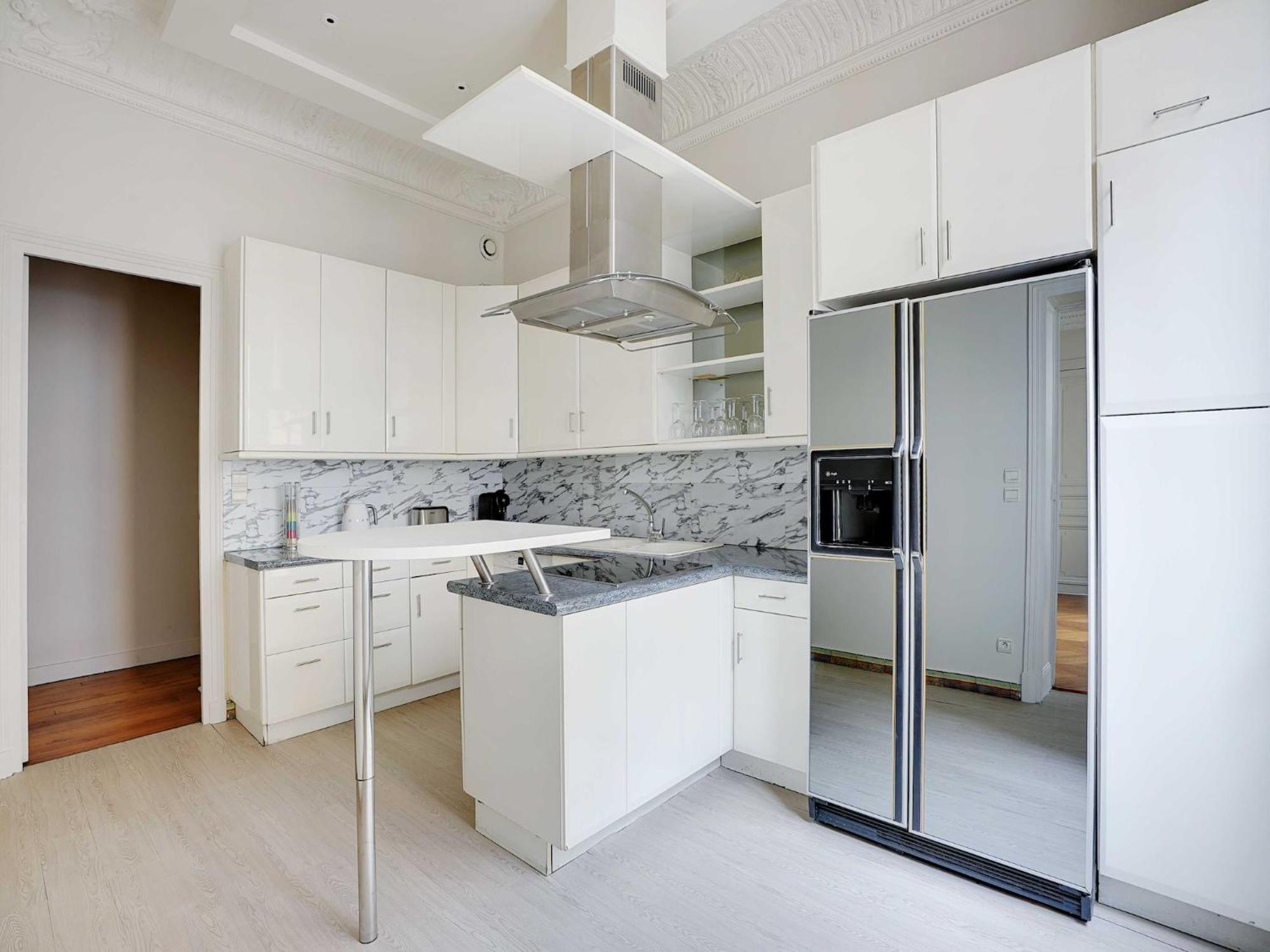 Splendid Spacious Apartment- Mobility Lease Apartment Paris