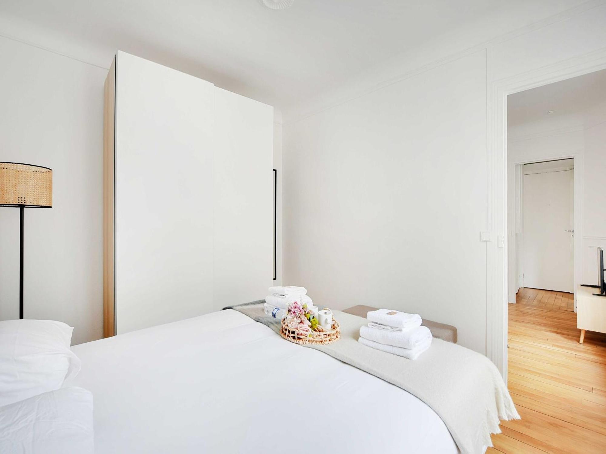 Apartment Charming Near The Eiffel Tower - Mobility Lease