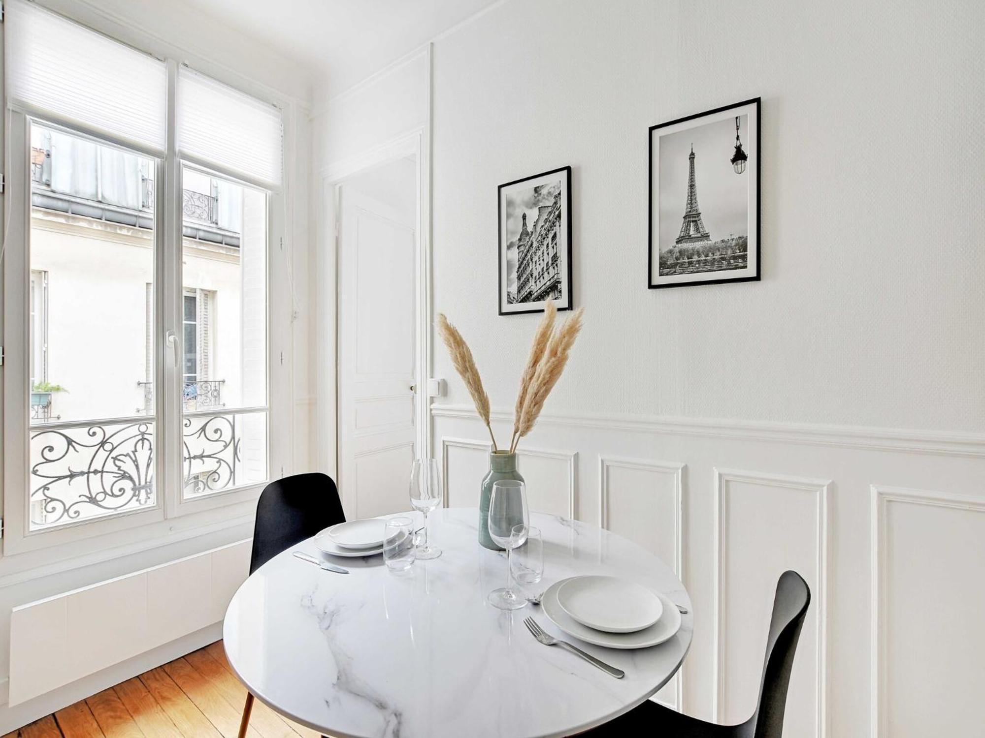 Apartment Charming Near The Eiffel Tower - Mobility Lease