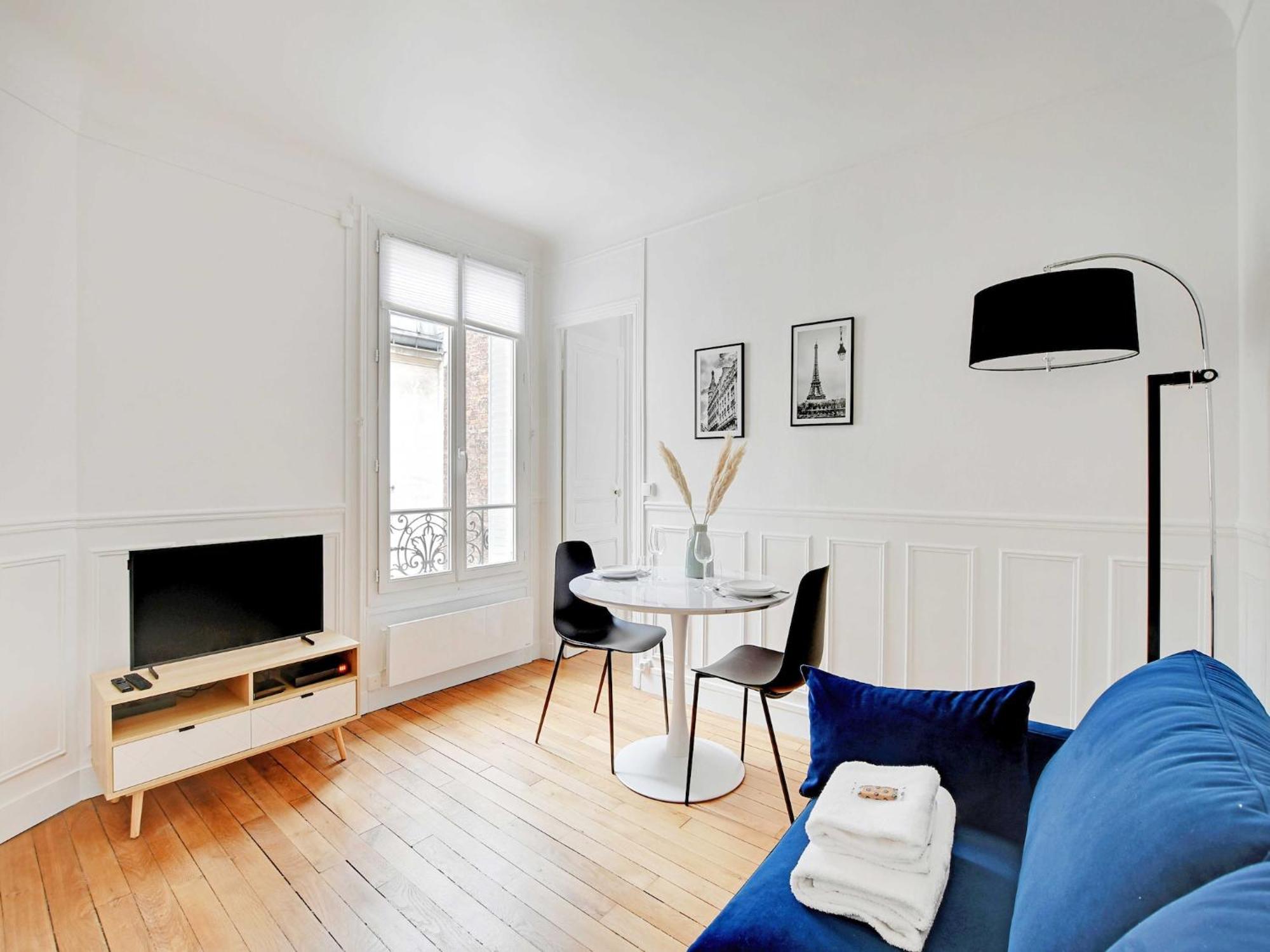 Apartment Charming Near The Eiffel Tower - Mobility Lease Paris