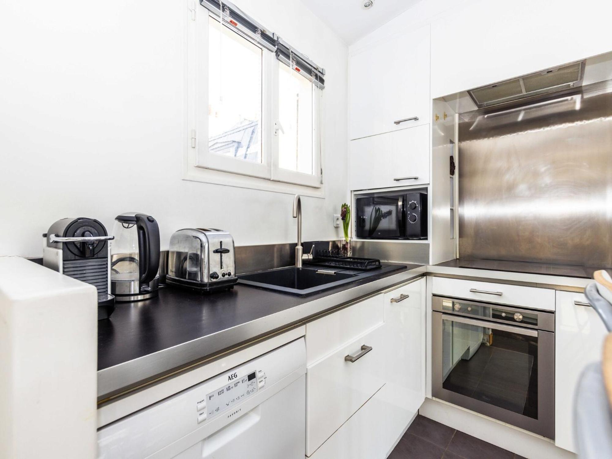 Apartment Bel Appt- Sacre-c Ur- Mobility Lease