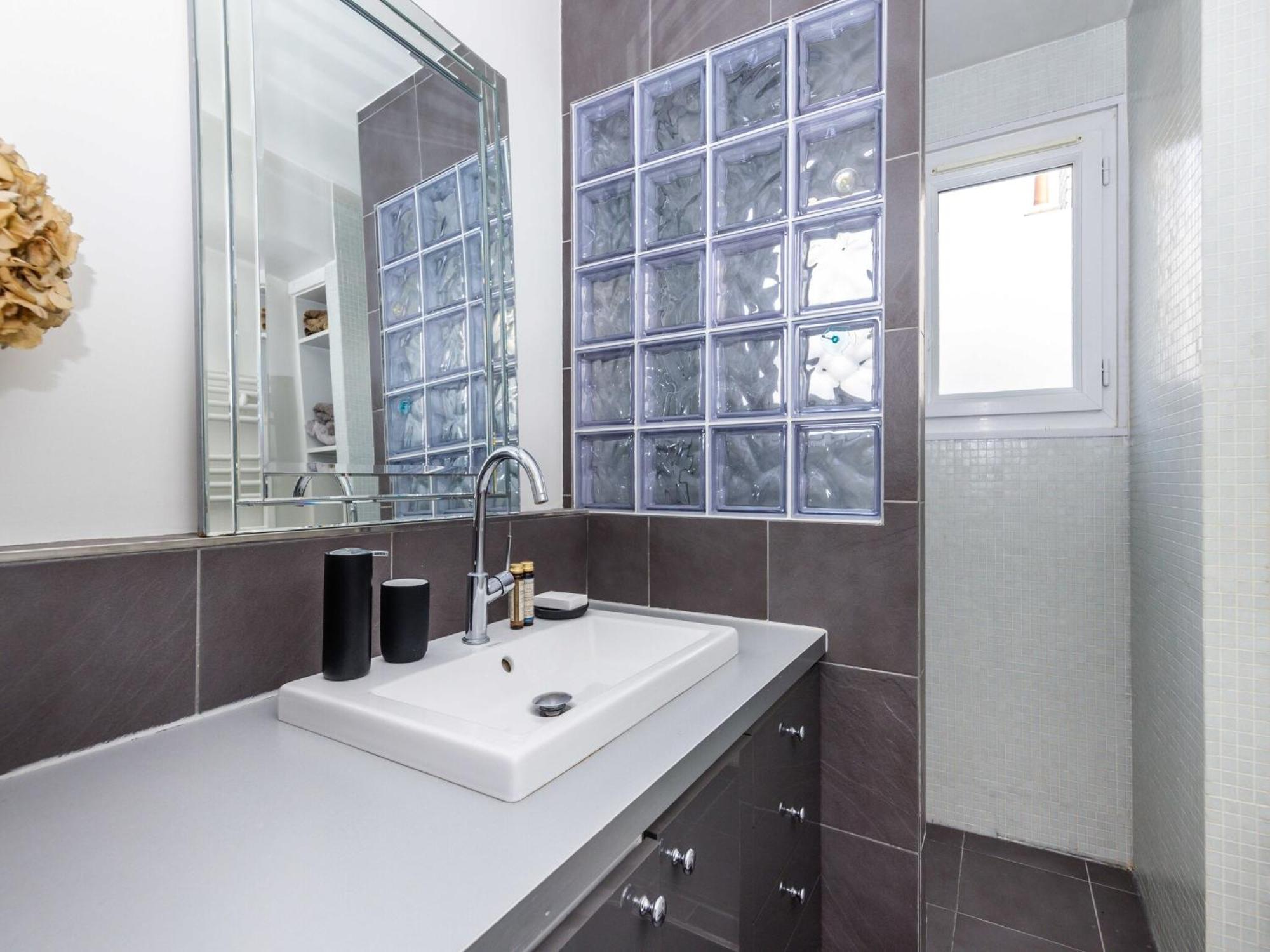 Apartment Bel Appt- Sacre-c Ur- Mobility Lease *