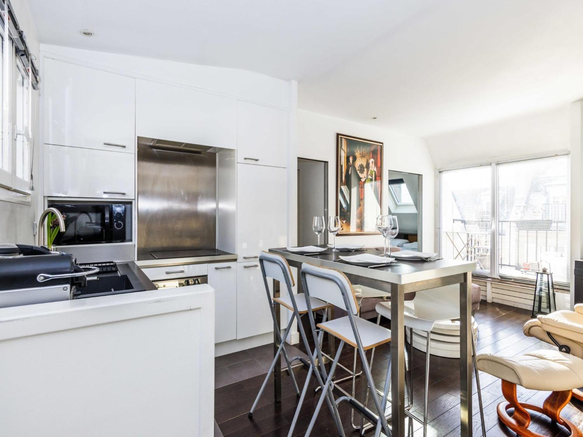 Bel Appt- Sacre-c Ur- Mobility Lease Apartment *