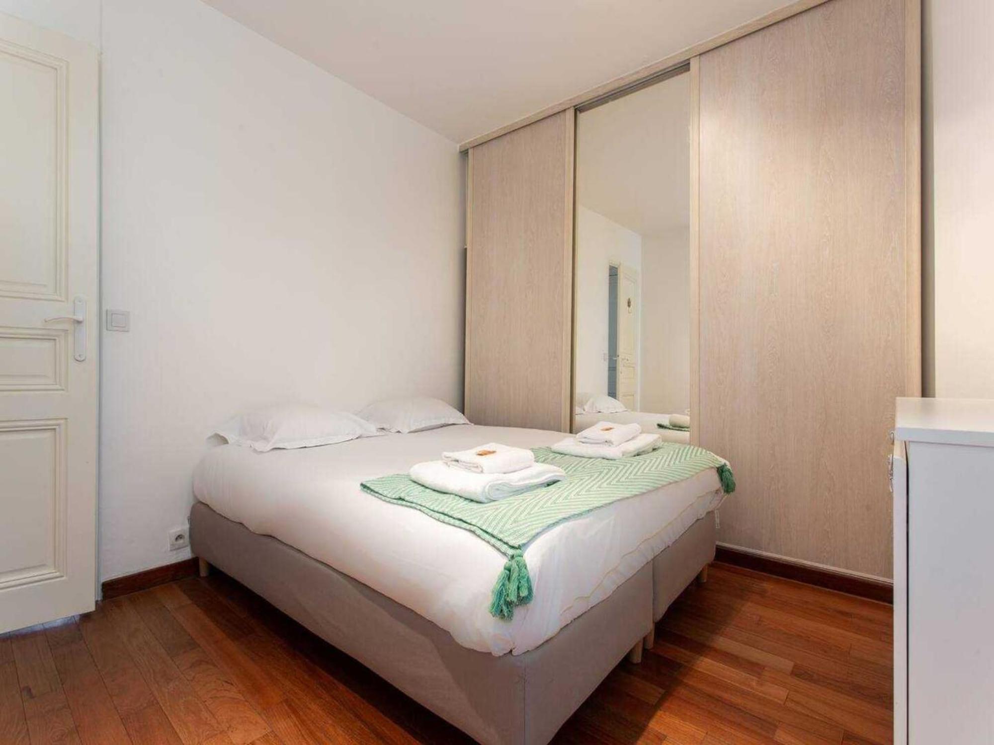 Superb Apt- 4p - Montmartre Sacre Coeur Apartment