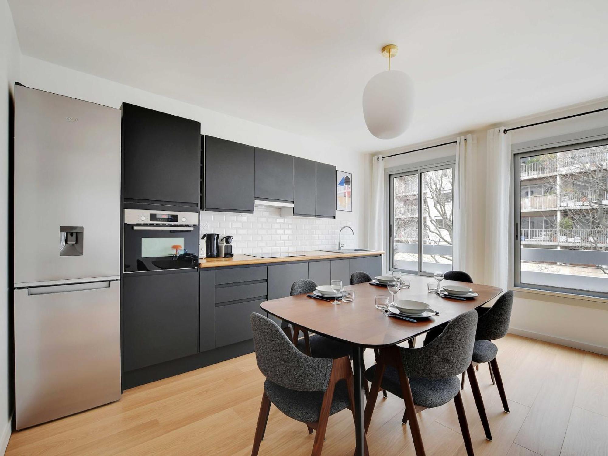 Superb 2 Bedroom 4p Alesia *
