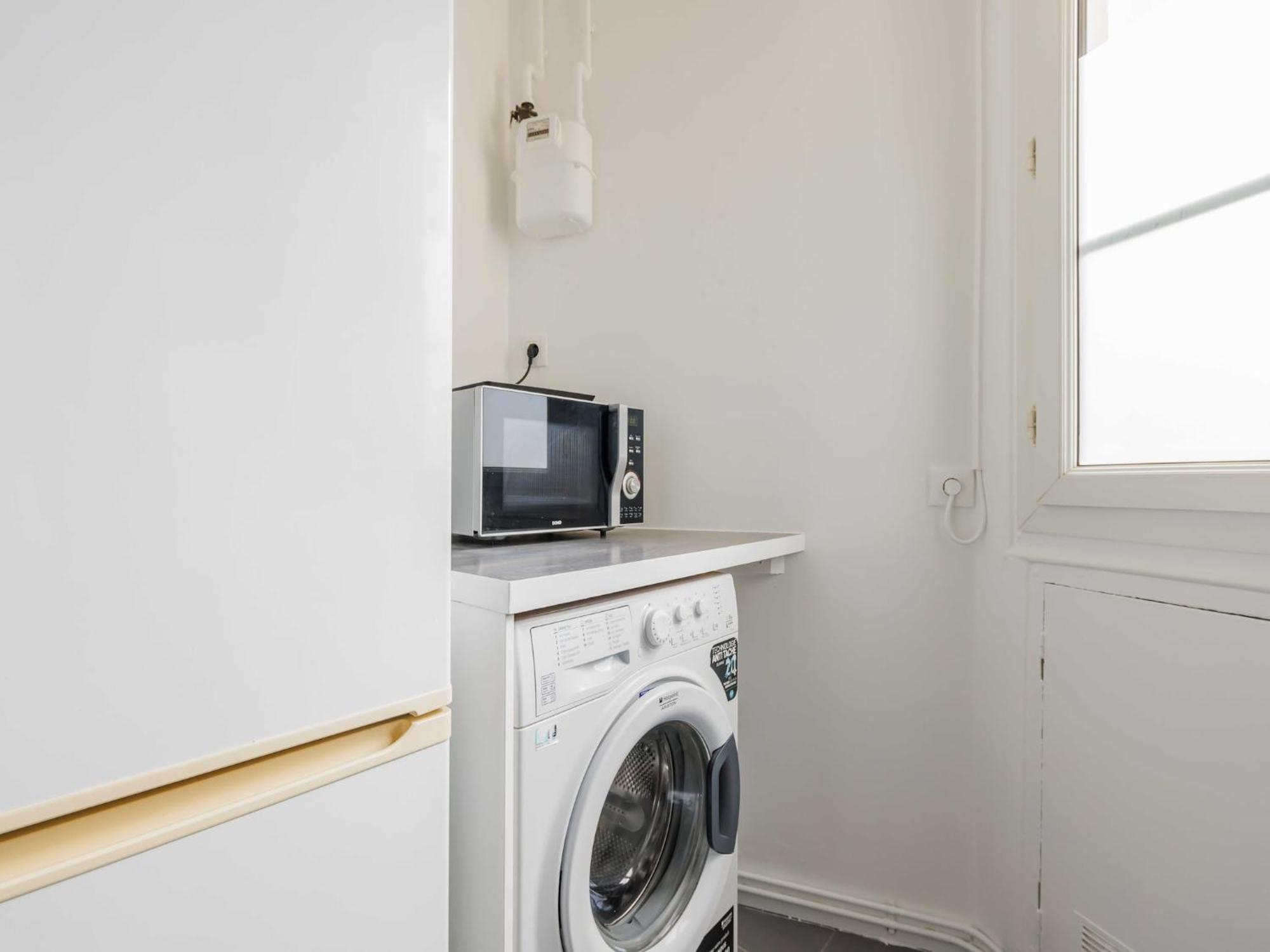 Charming - 1 Bdr 2 P - 15eme