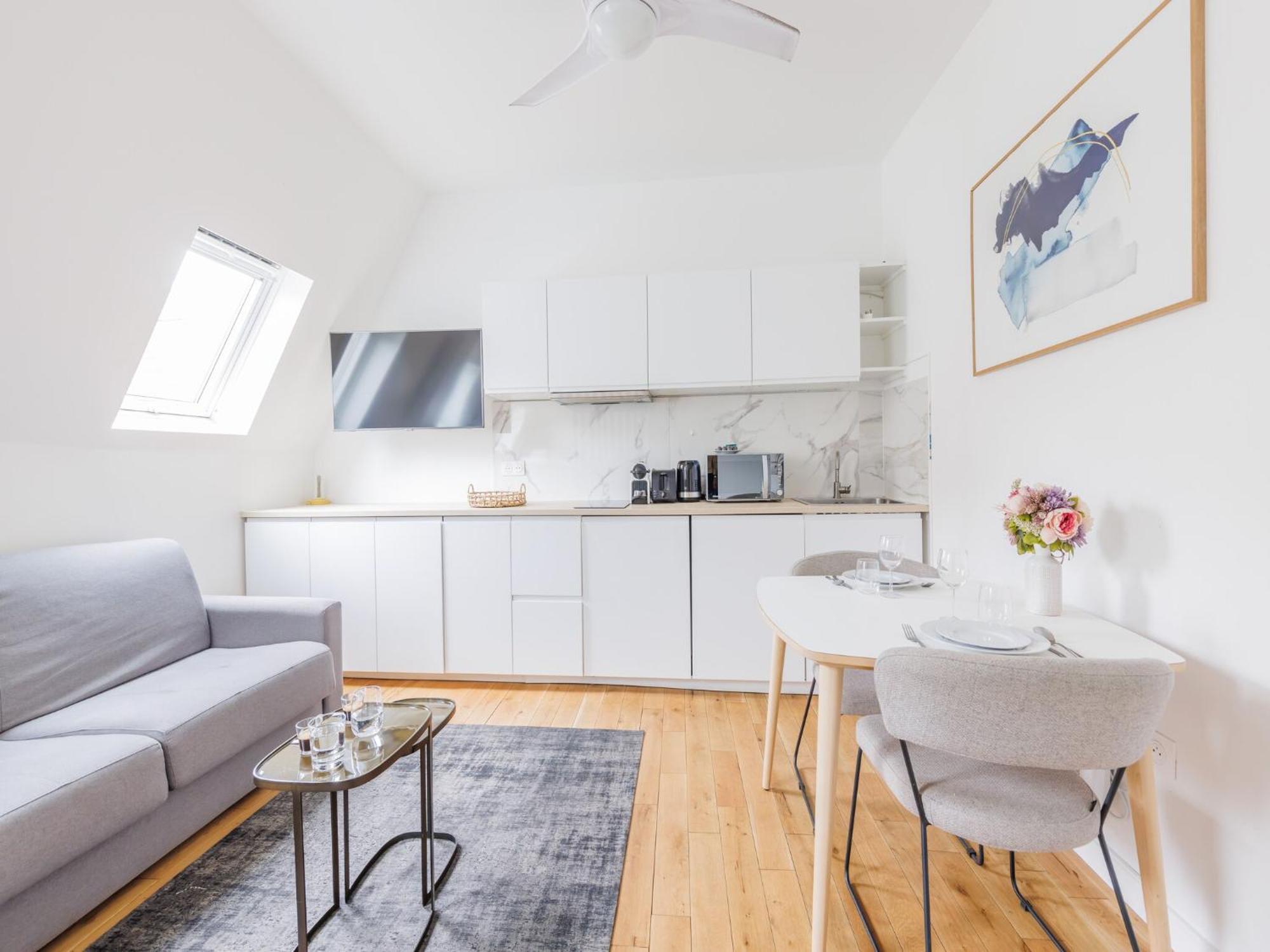 Cosy Etoile Friedland Paris